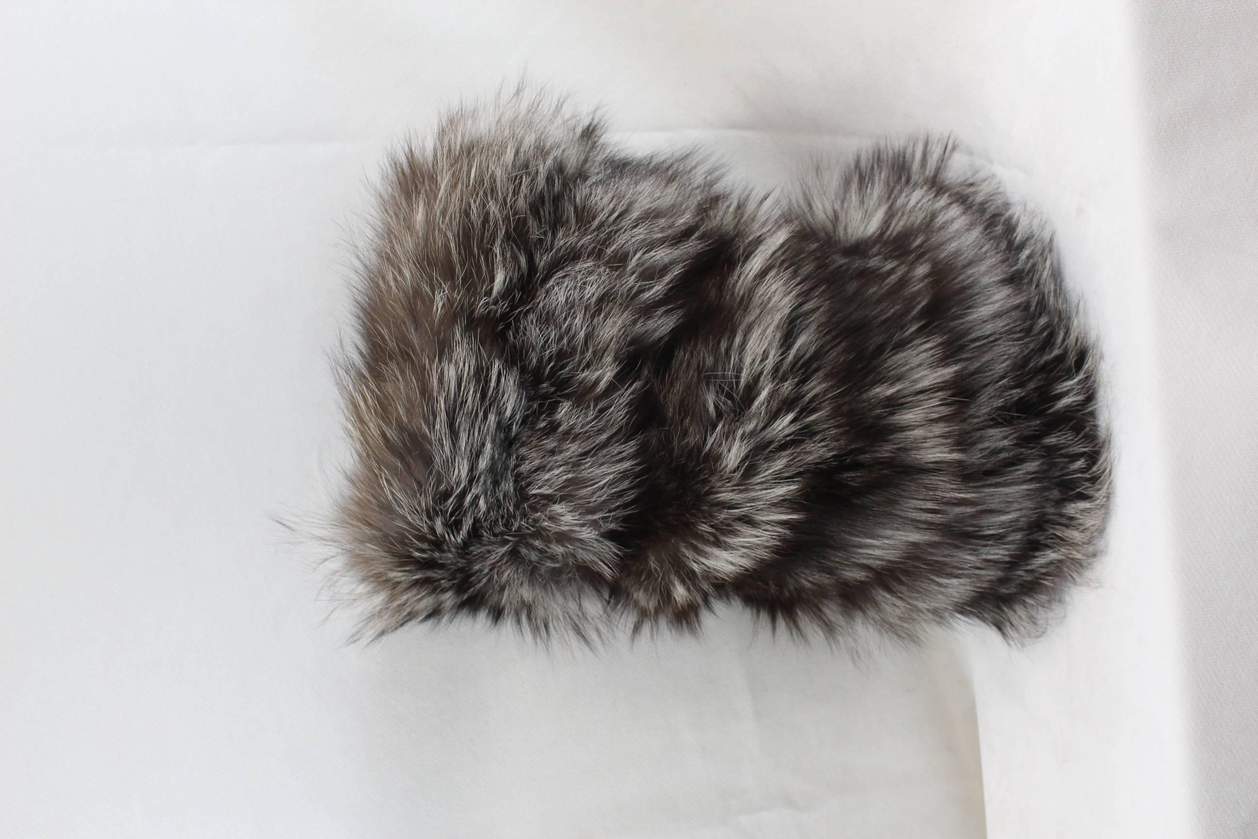 Women's Large  Big Silver Fox Hands  Muff / Gloves 