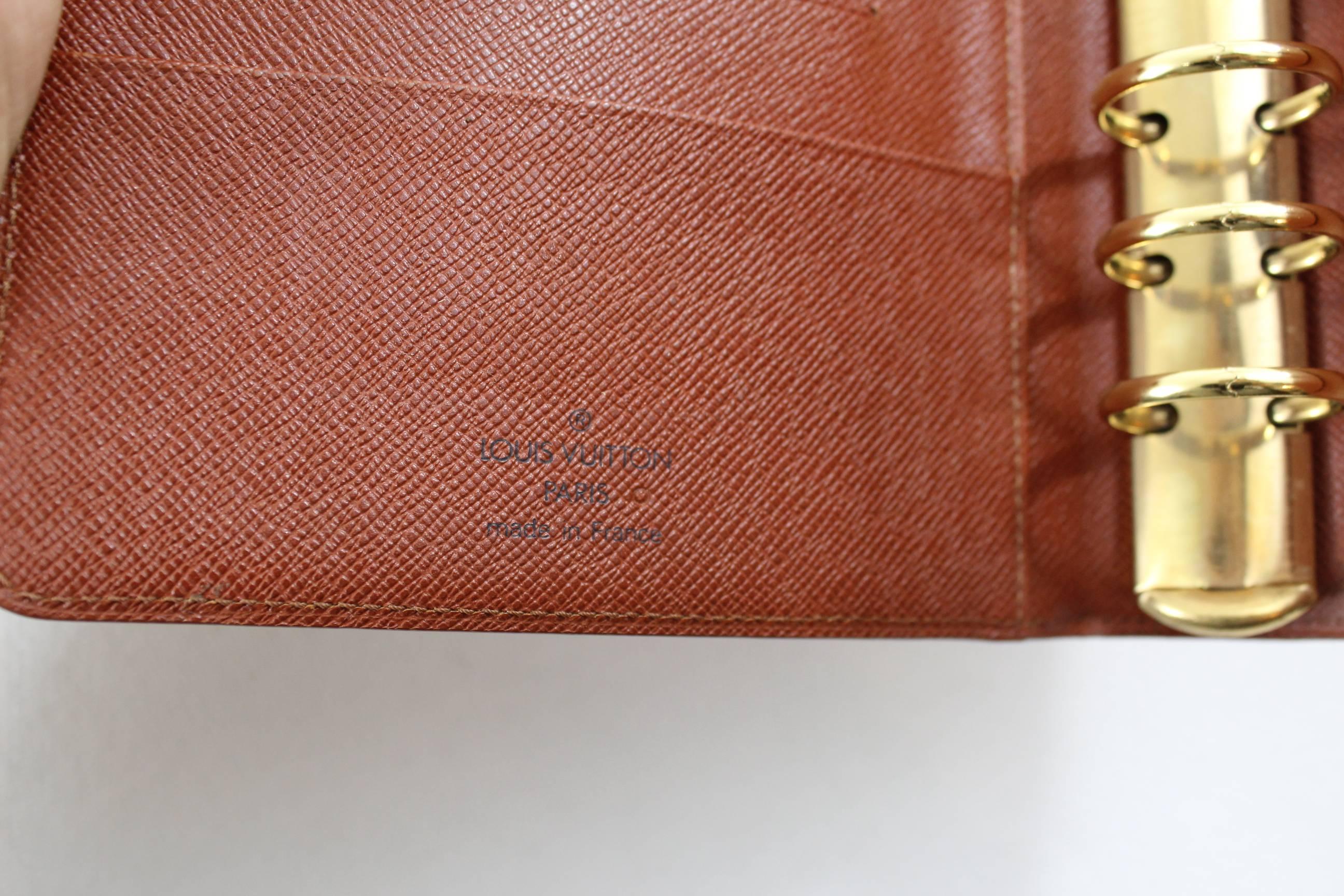 Women's or Men's Louis Vuitton Vntage Epi Leather MM Agenda. Very Good Condition