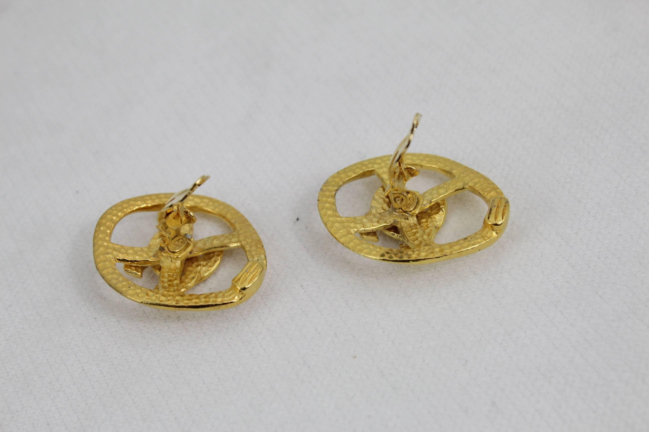 Vintage 1993 Chanel Gold Plated Earriings In Good Condition In Paris, FR