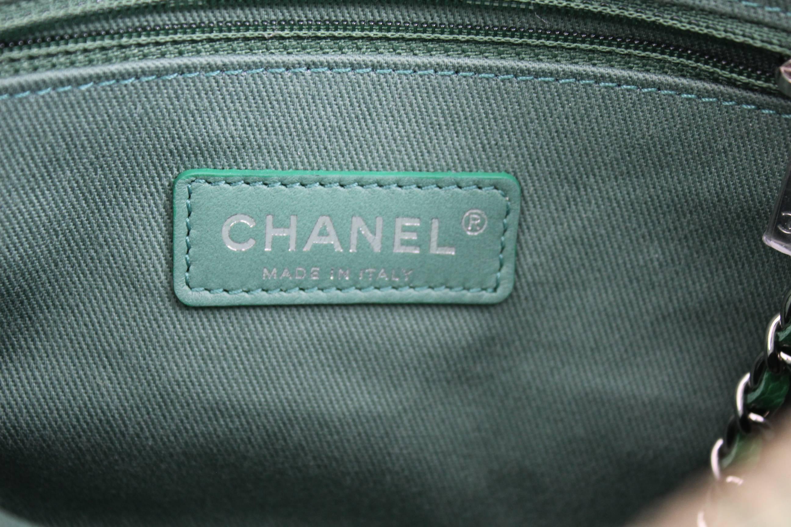 Chanel Green Leather 2017 Bag. Runaway sample 1