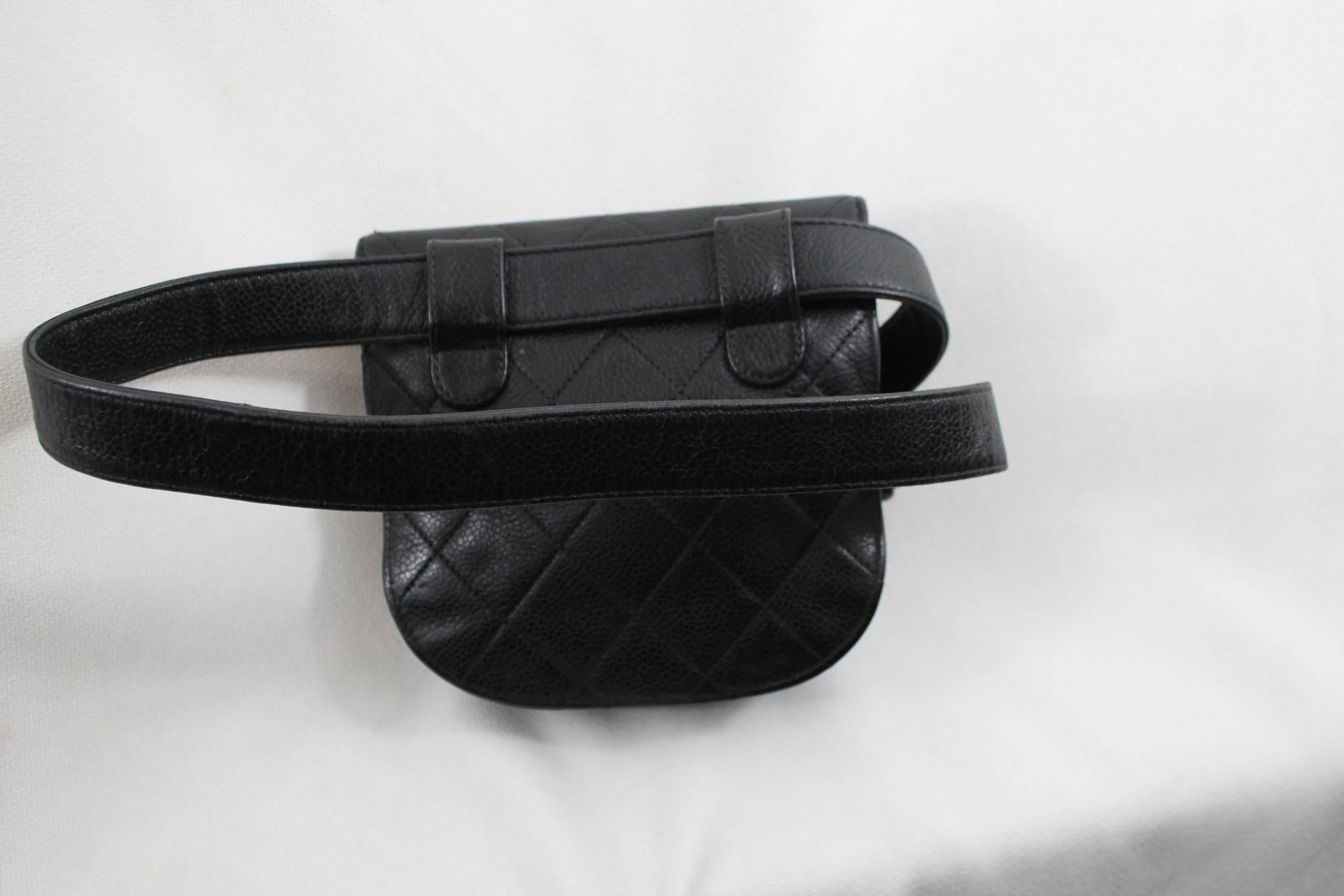 Awesome Vintage Chanel Grained Leather Belt Bag In Good Condition In Paris, FR