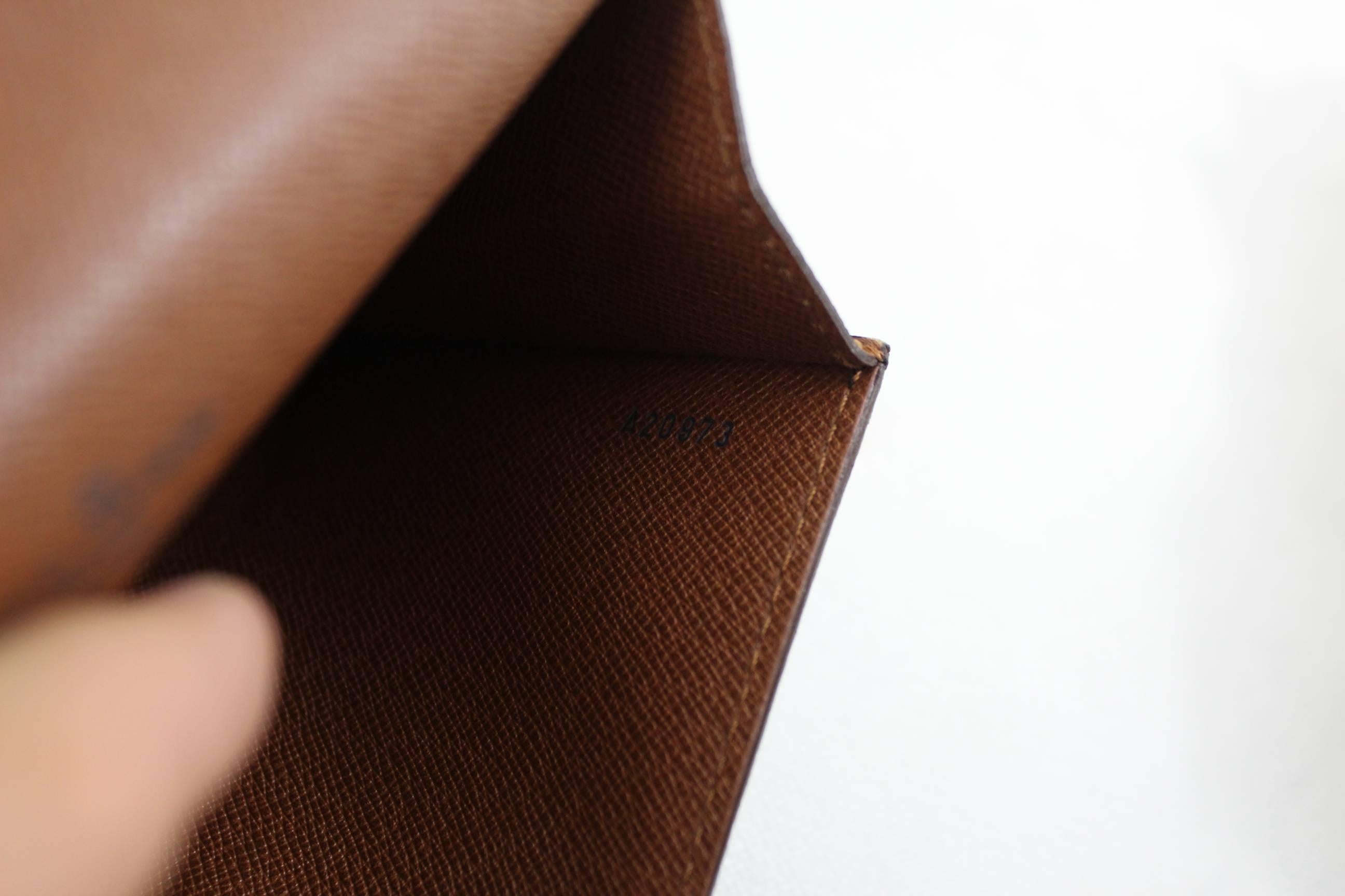 Really nice Vintage Louis Vuitton Belt Bag "Arche" in monogram canvas.

Excellent condition.

Size 6,5 x5