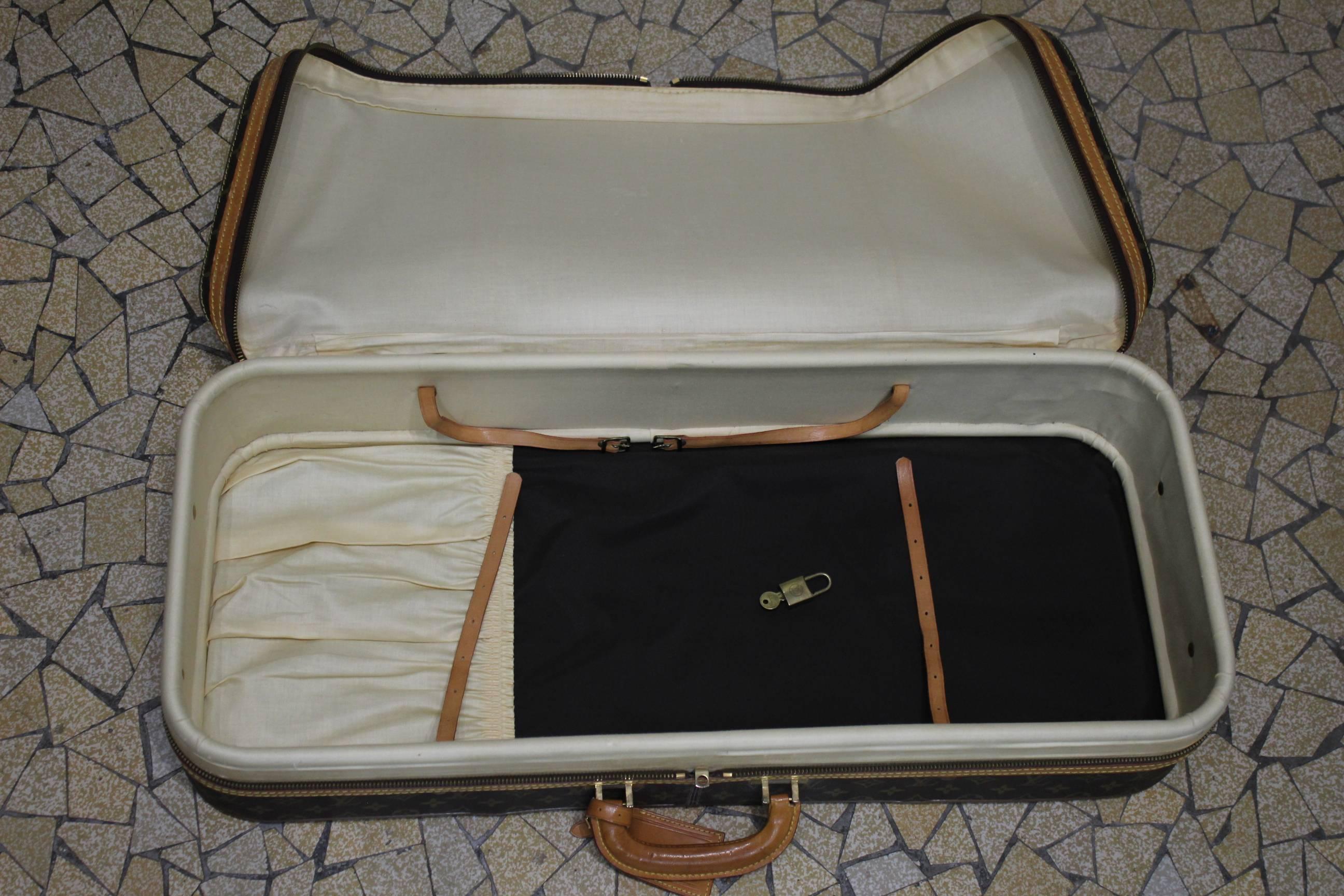 Women's or Men's rare Vintage Louis Vuitton Semid Rigid Travel Suitase Bag for Badmington Rackets