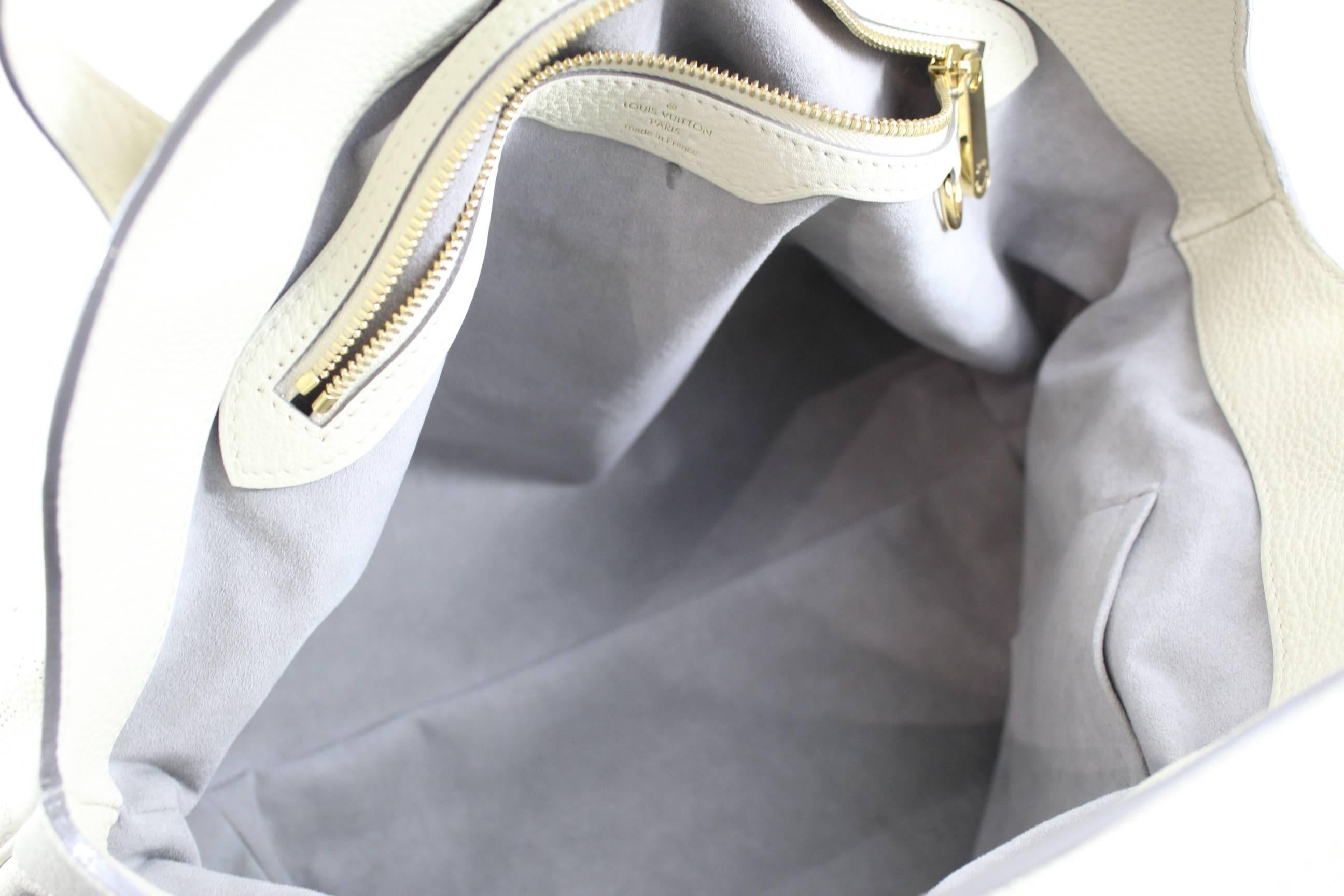 Louis Vuitton Mahina Leather Cirrus MM Bag. Excellent Condition In Excellent Condition In Paris, FR