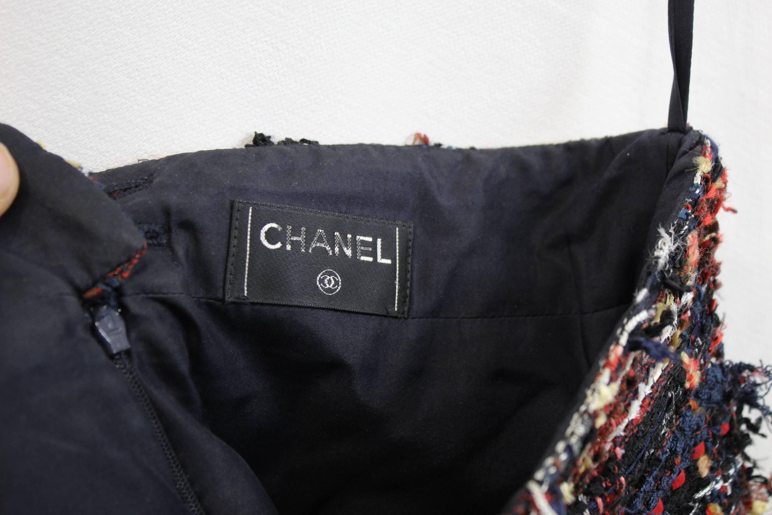Black Chanel Multicolor Tweed skirt. Size French 38