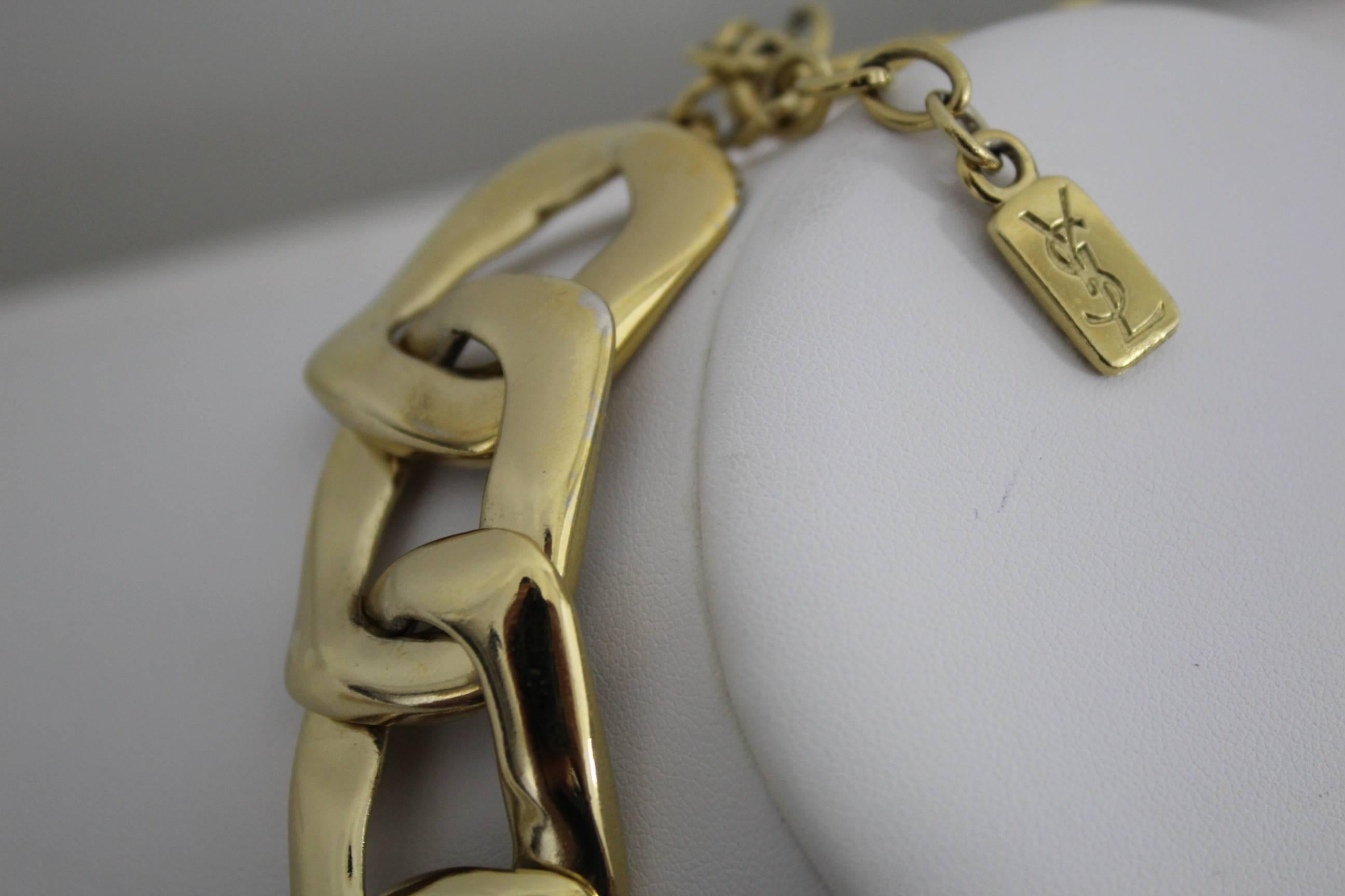 Vintage Yves Saint Laurent Jewlery Set in GOld Plated Metal For Sale 1