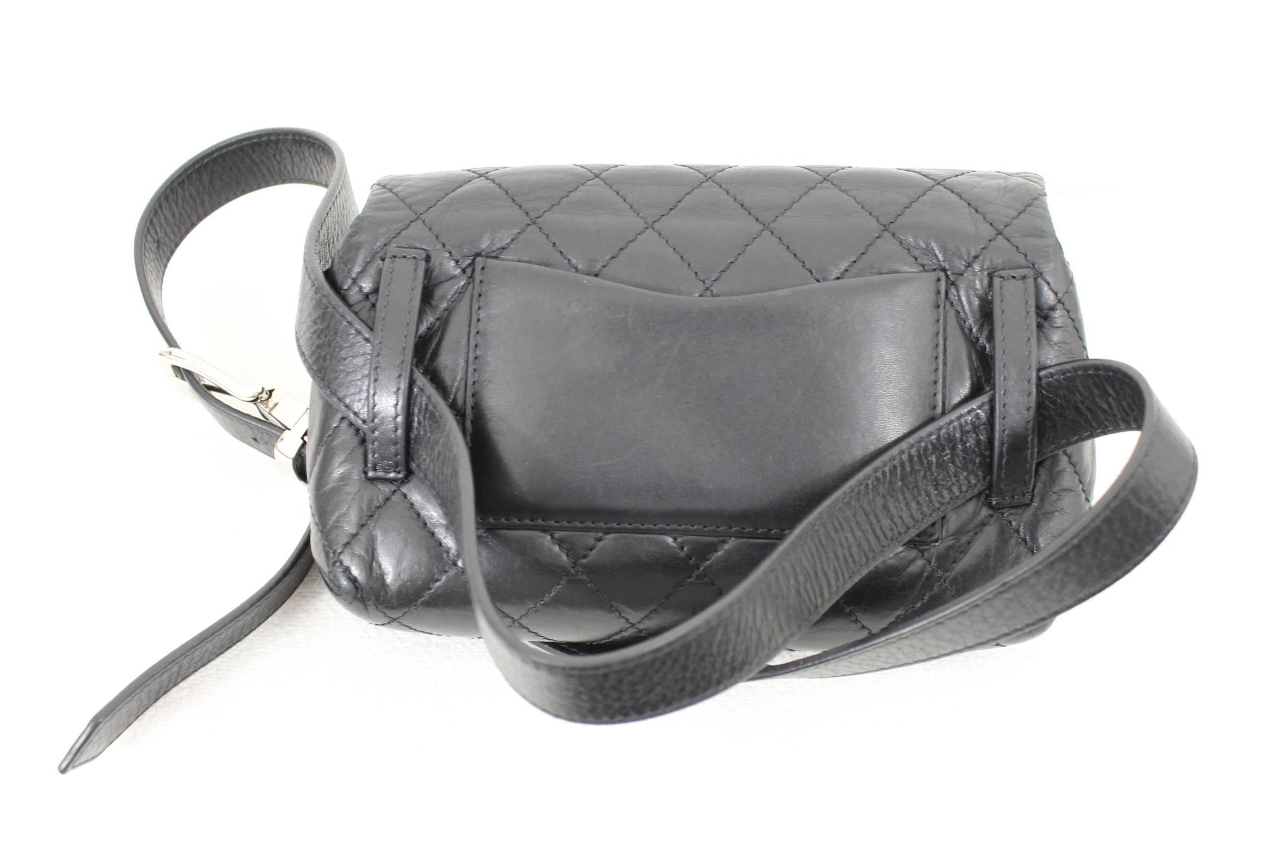 Chanel Black Leather Belt Bag. good condition In Good Condition In Paris, FR