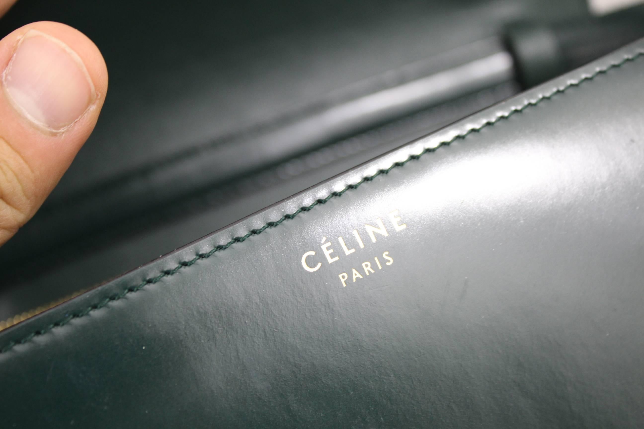 Celine Classic Flap Dark Green Bag In Excellent Condition In Paris, FR