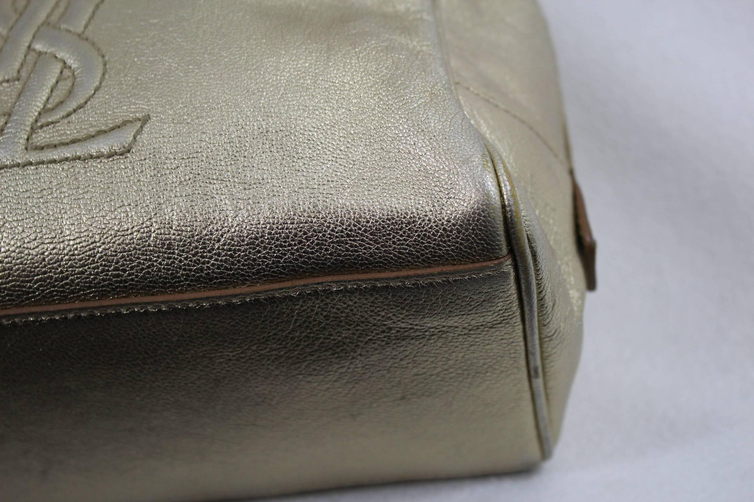 Lovely Golden Leather Yves Saint Laurent handbag In Good Condition In Paris, FR