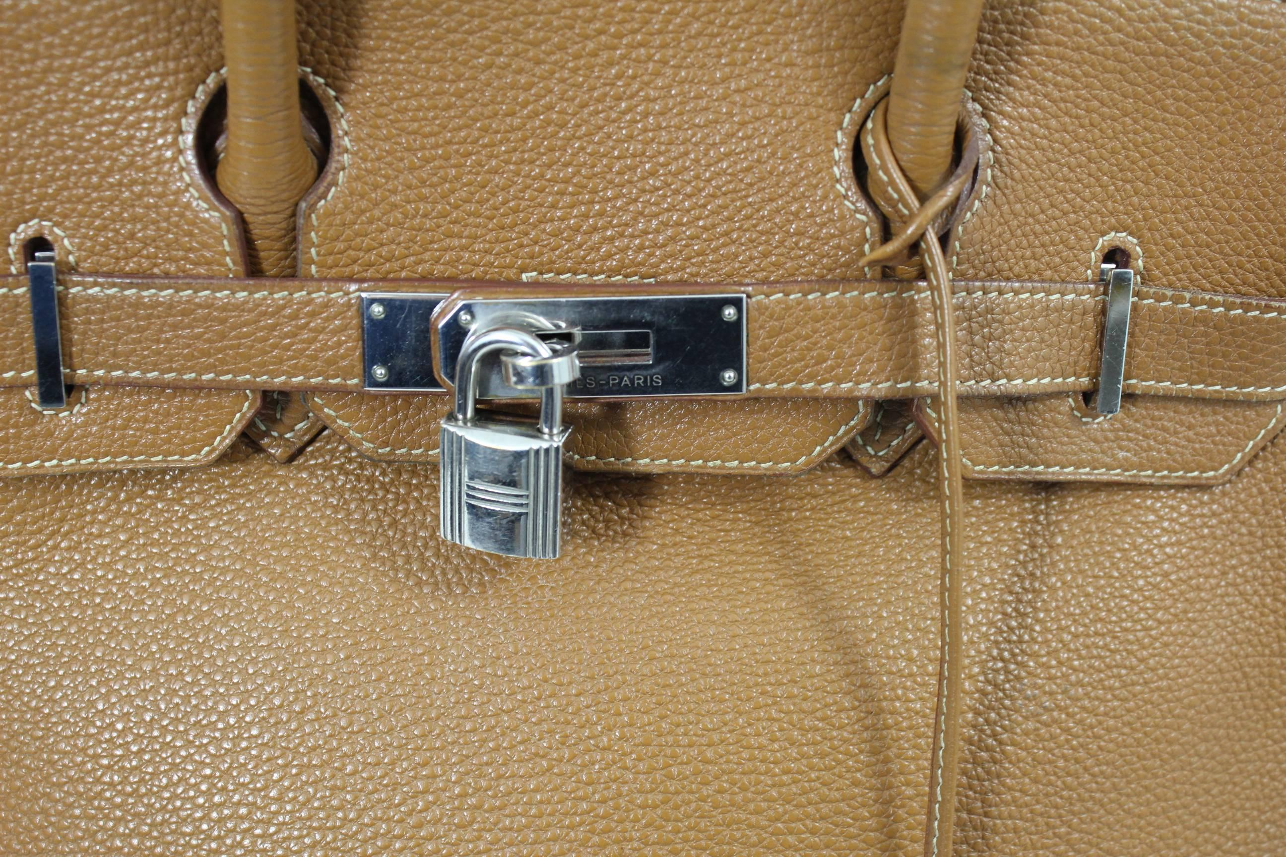 Women's Hermes Birkin 30 Bag in Gold Leather with padlock and keys Fair condition.