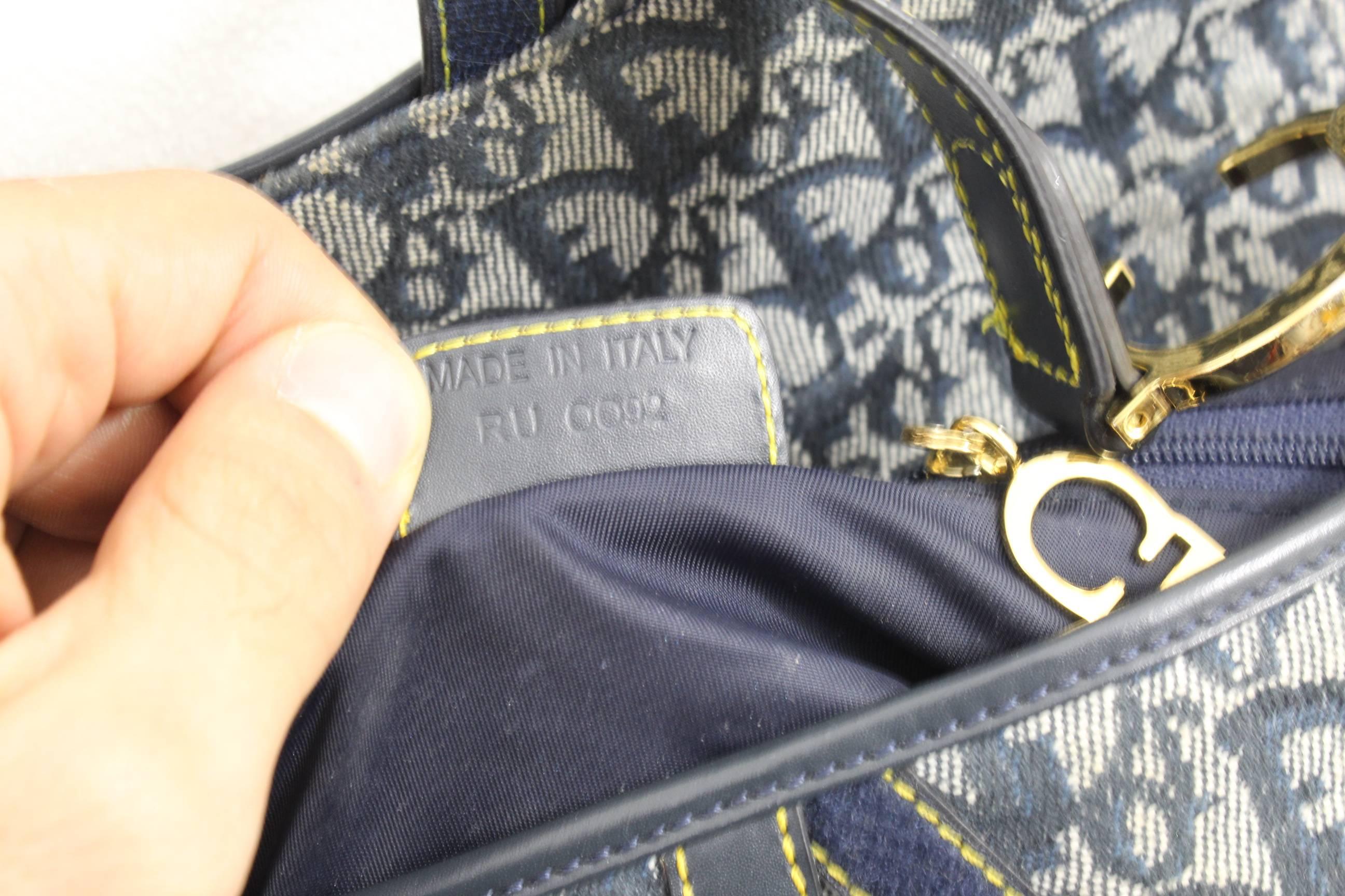 Christian Dior Monogram Canvas Ban with Golden Hardware In Good Condition In Paris, FR