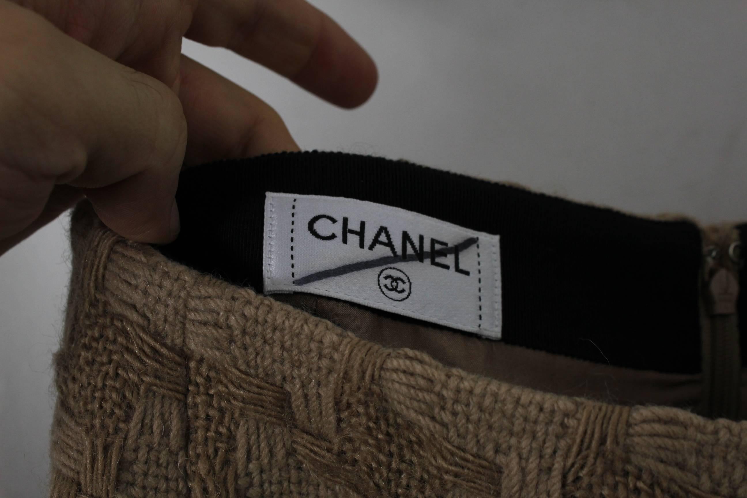 Chanel Brown Wool Skirt In Excellent Condition For Sale In Paris, FR
