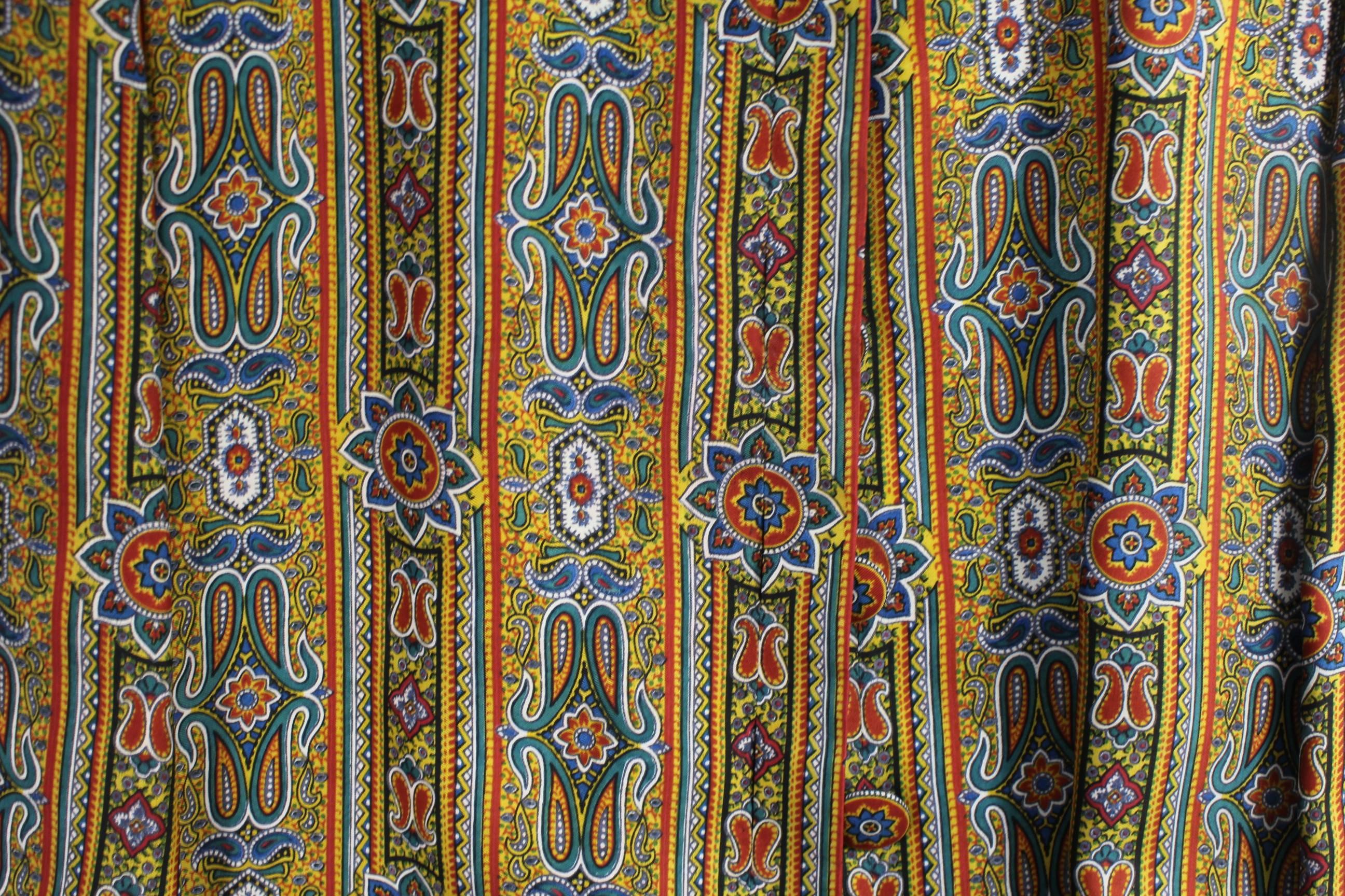 Brown Vintage Silk Long Jacket Guy Laroche Bandanna / Cachemire Printing For Sale