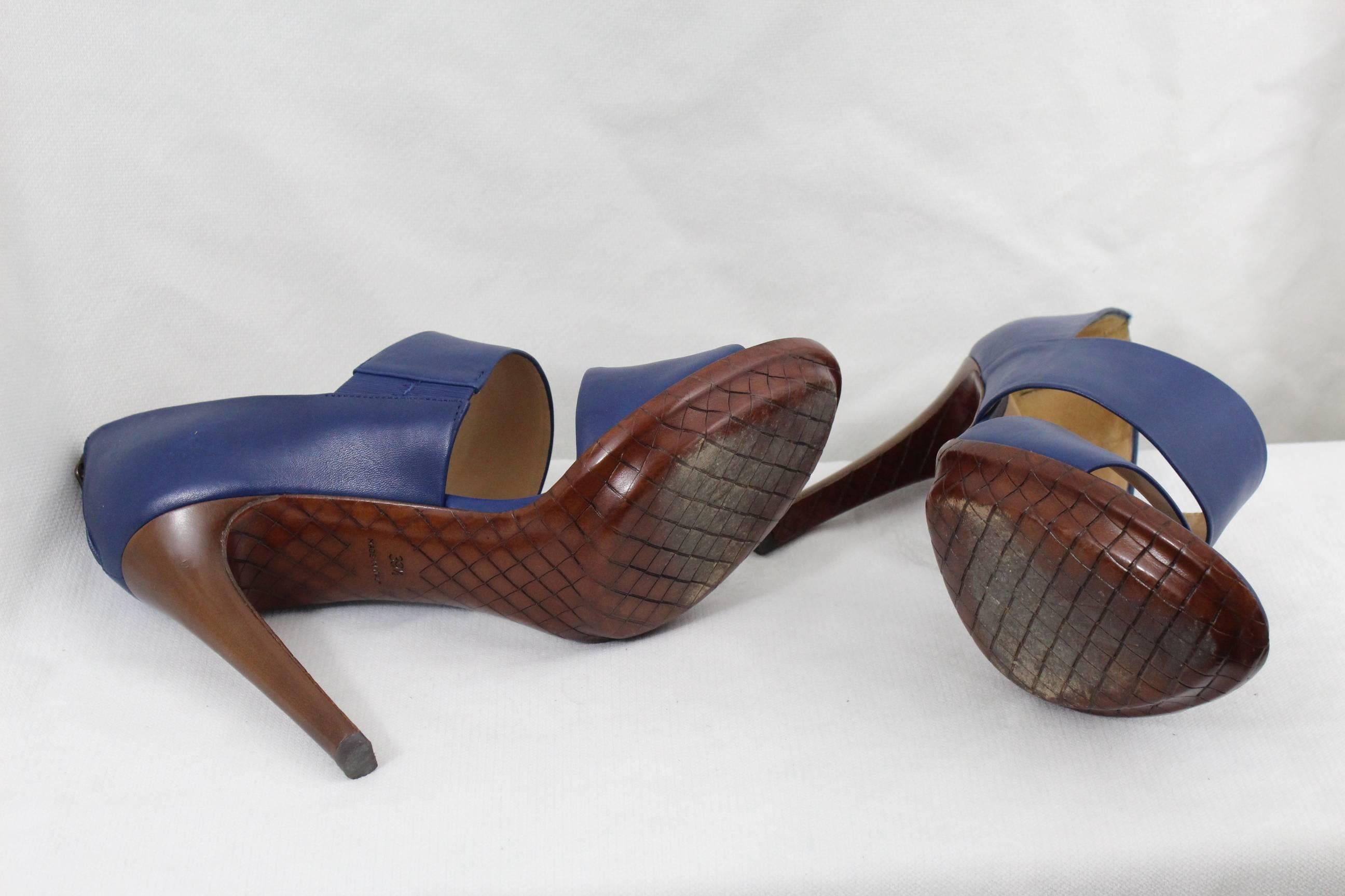 Nice pair of Botega Veneta High heels shoes.

Closing by zip in the back

With box.

Size 39.5 french
