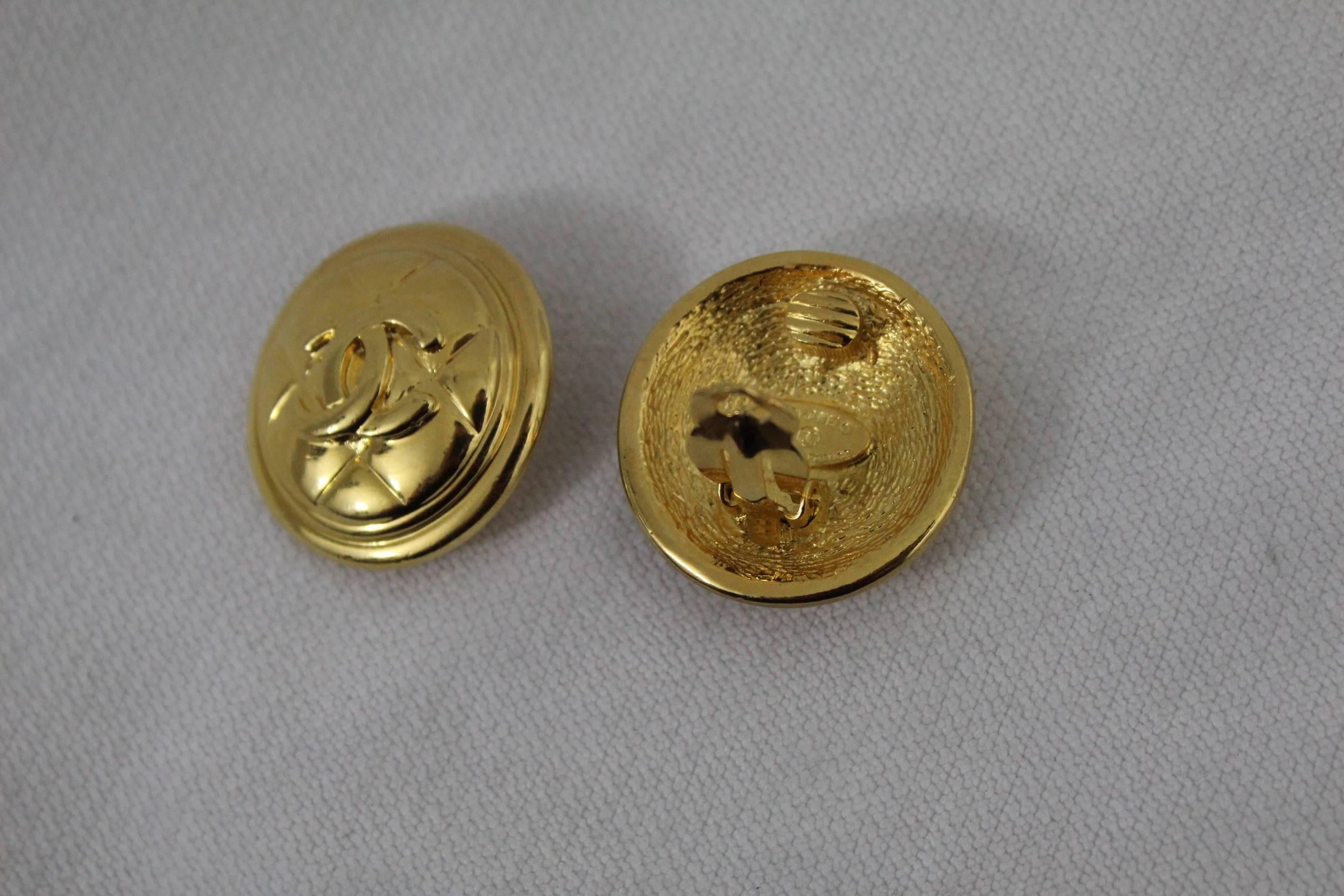Chanel Gold Plated Logo Metal Earrings In Excellent Condition In Paris, FR