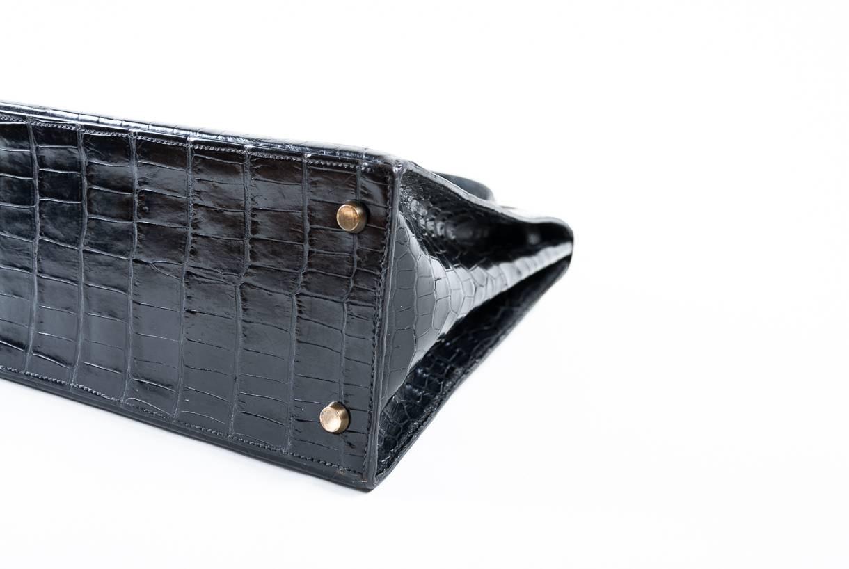 Nice Hermes Vintage croco bag in Black Croco.

With cadenas and key ( silver) and clochette

Good condition, it has been taken to the Hermes Spa in 2017 ( Invoice available)