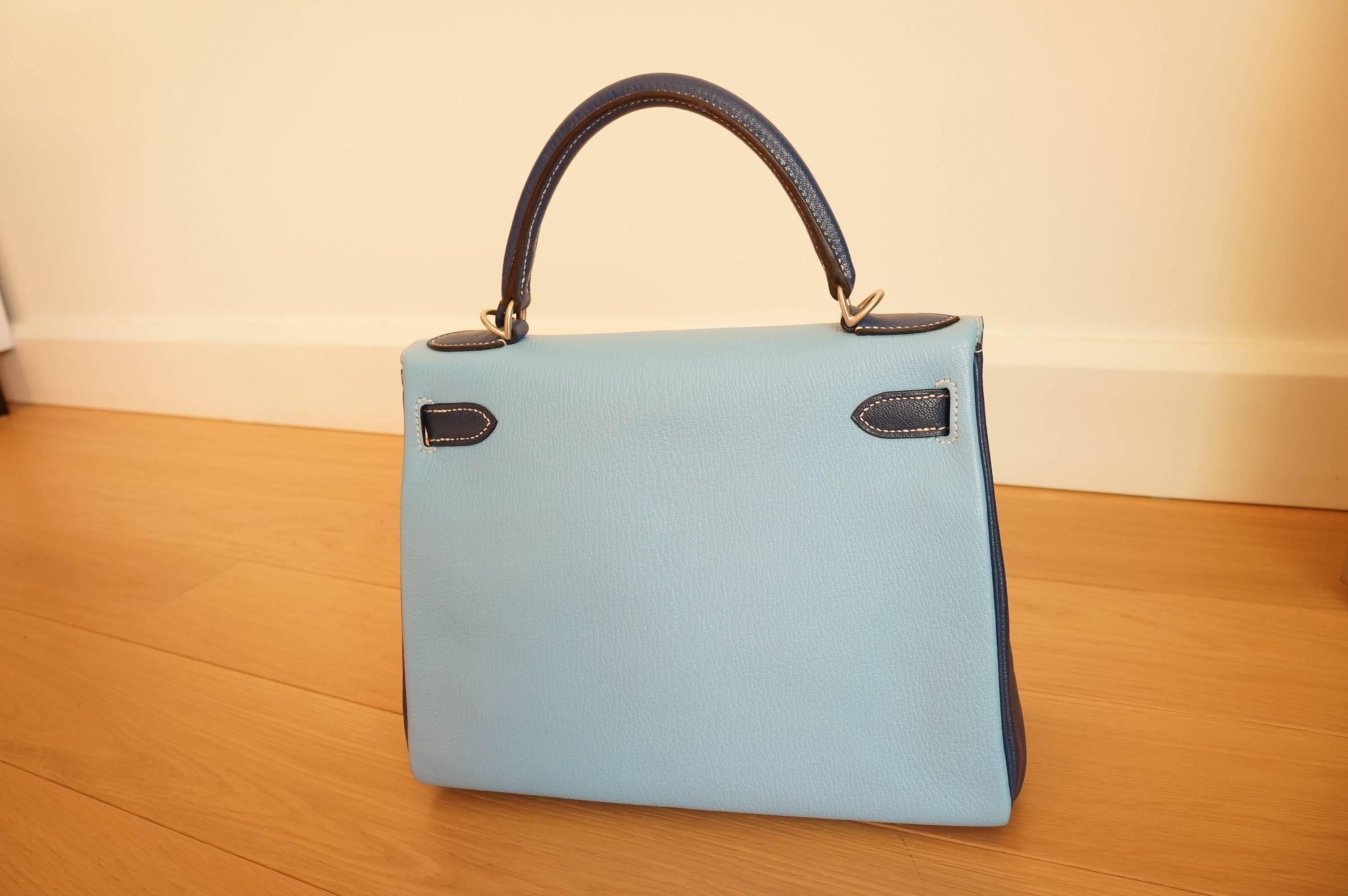 3 colors Hermes Kelly 28 Bag with Shoulder Strap.  In New Condition In Paris, FR