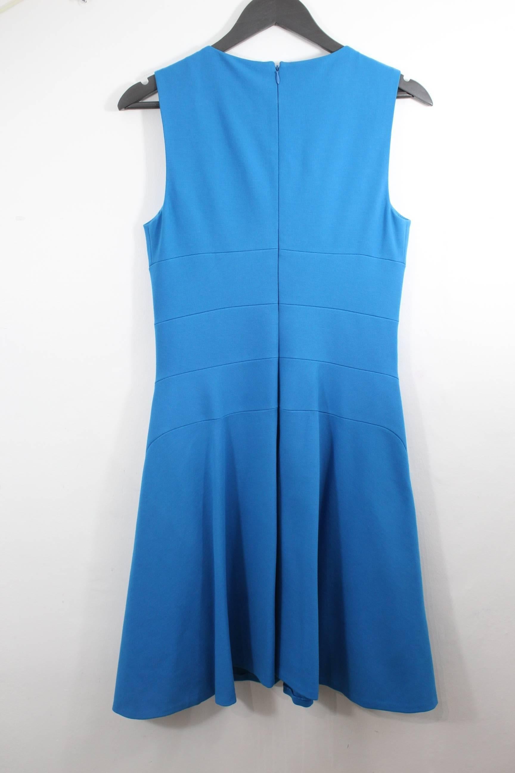 For sale a lovely dress from diane von furstenberg in blu viscose.

Size US 6

Worn once  so excellent condition