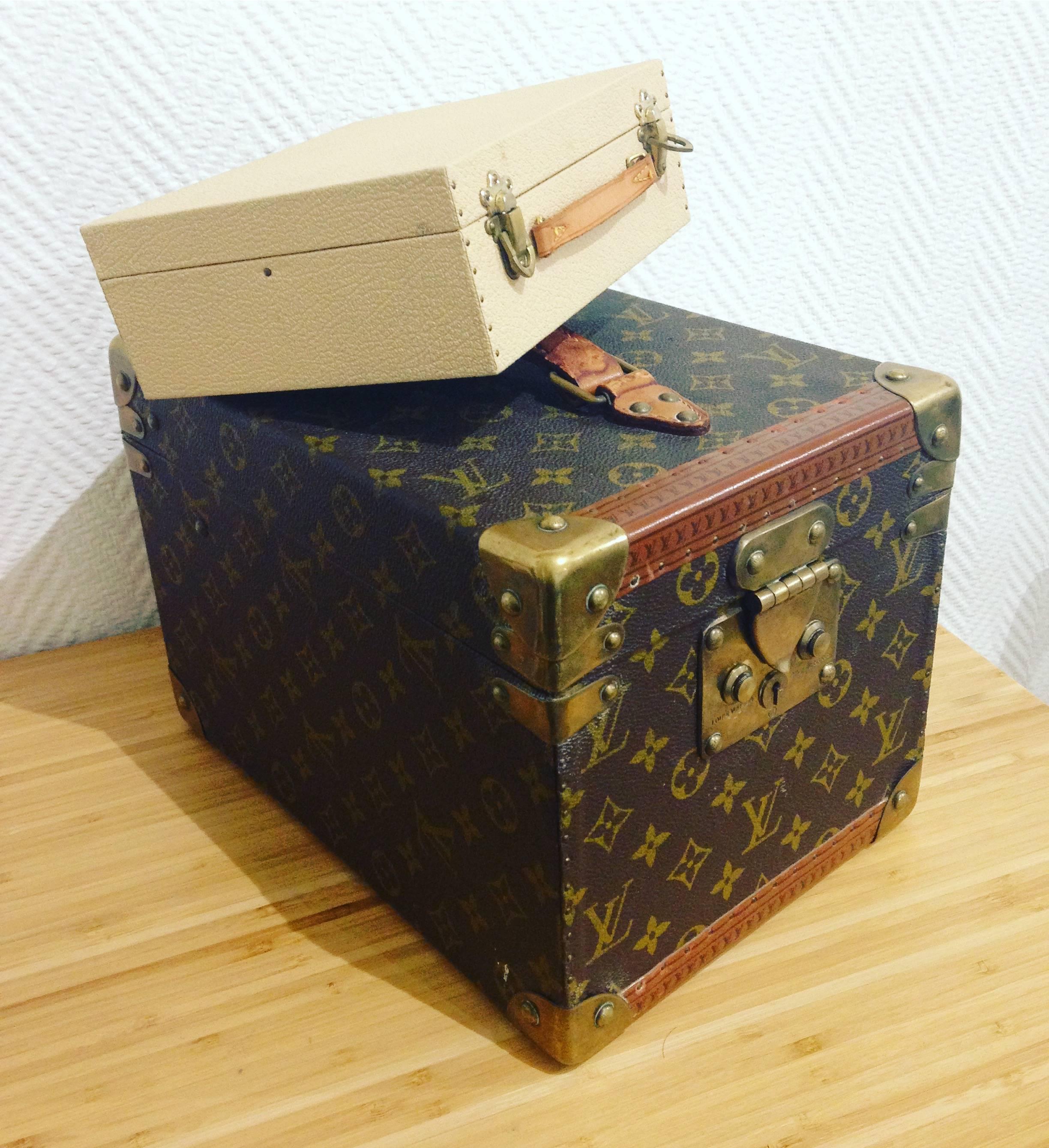 Women's or Men's Louis Vuitton Vanity Case Vintage Trunk