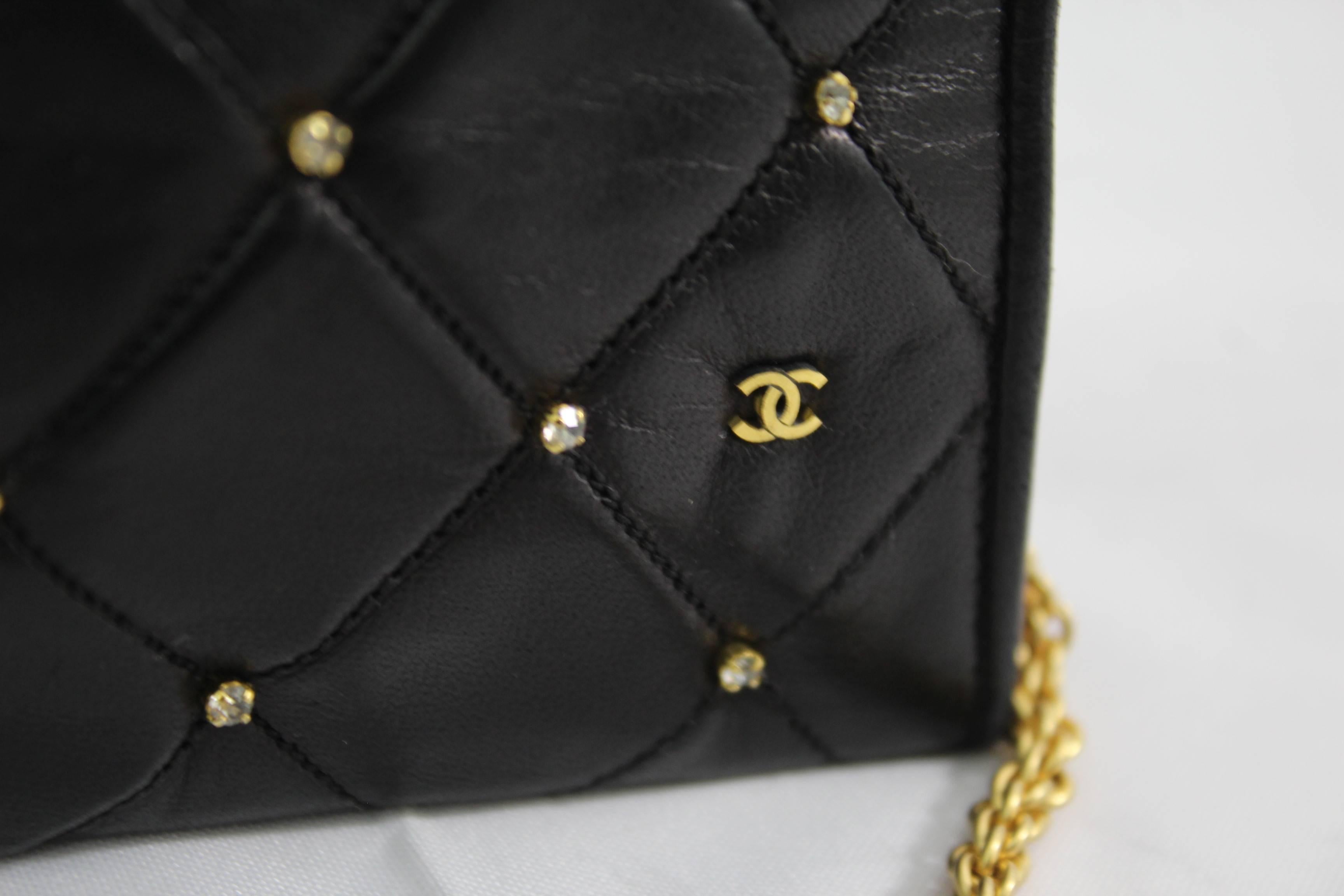 Chanel Black Quilted Lambskin Leather Wallet on Chain Crossbody Bag  In Good Condition In Paris, FR