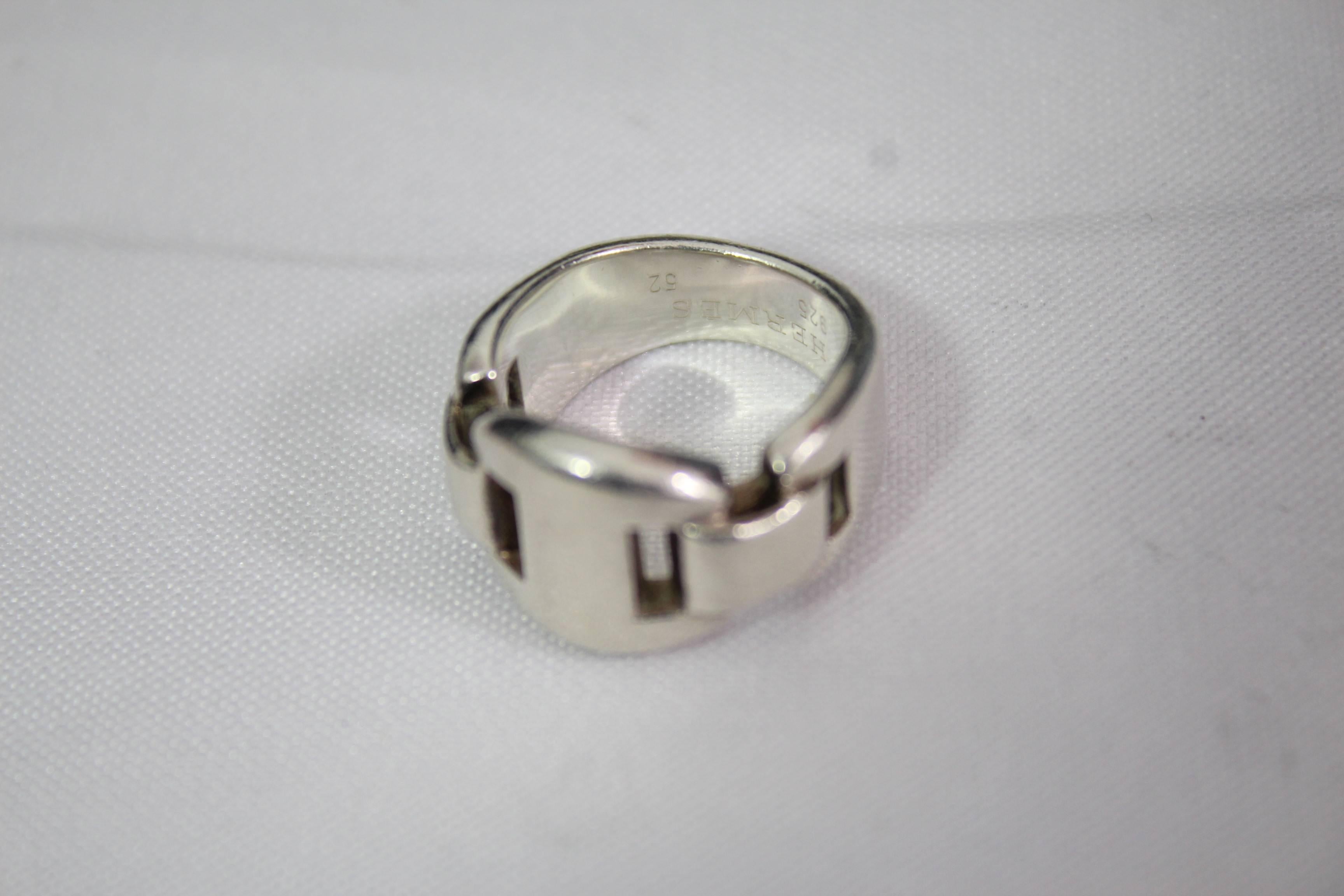 Hermes ring in sterling silver. Size french 52

good condition, some small signs of wear