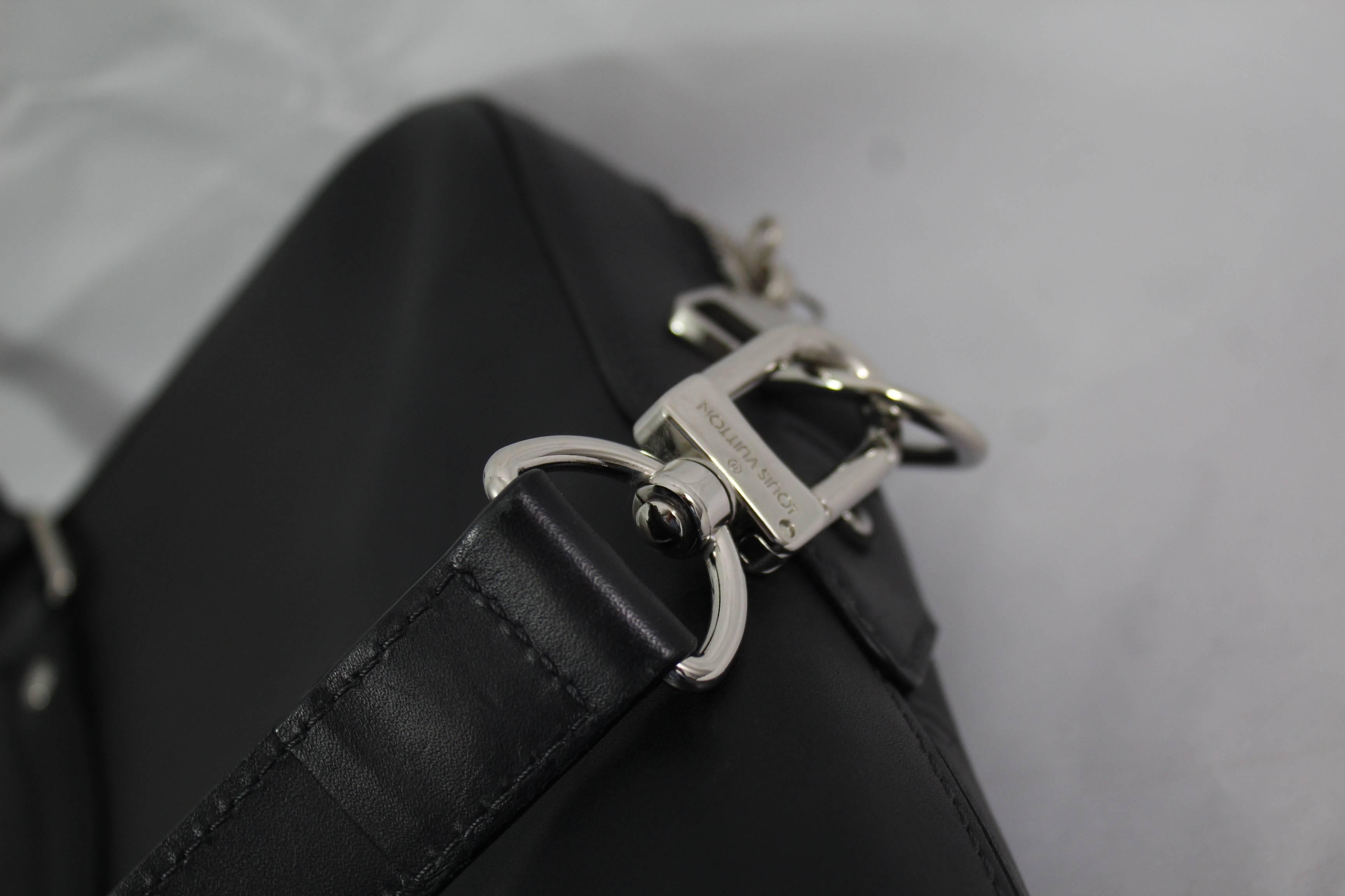 Women's or Men's Louis Vuitton Ombré Leather Briefcase 