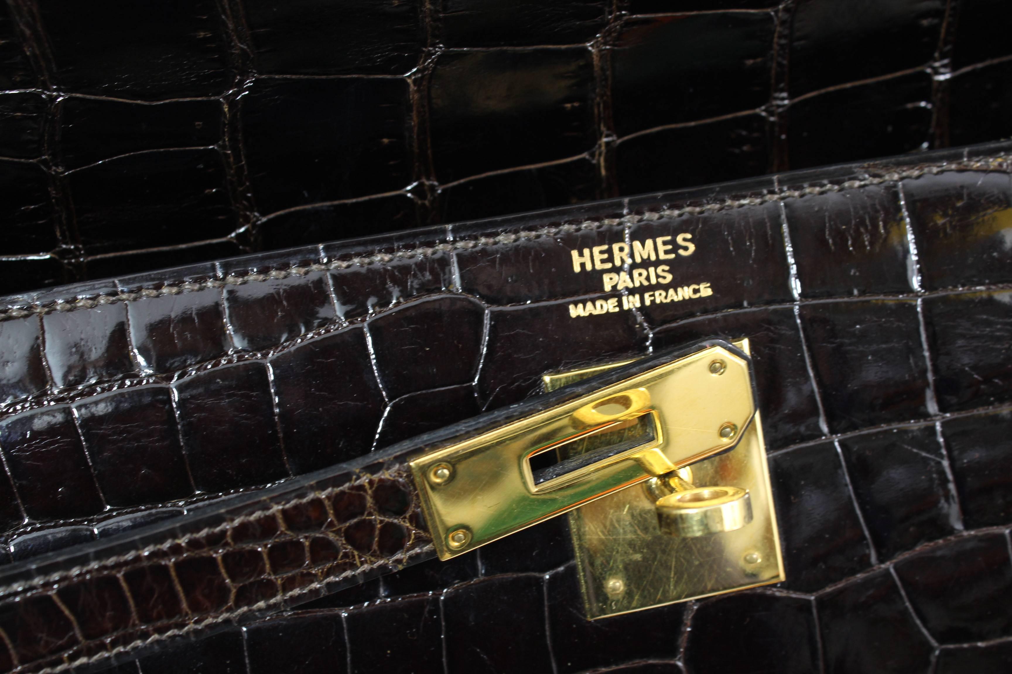 Hermes Vintage Brown Kelly Croco 35. Excellent Condition In Good Condition In Paris, FR