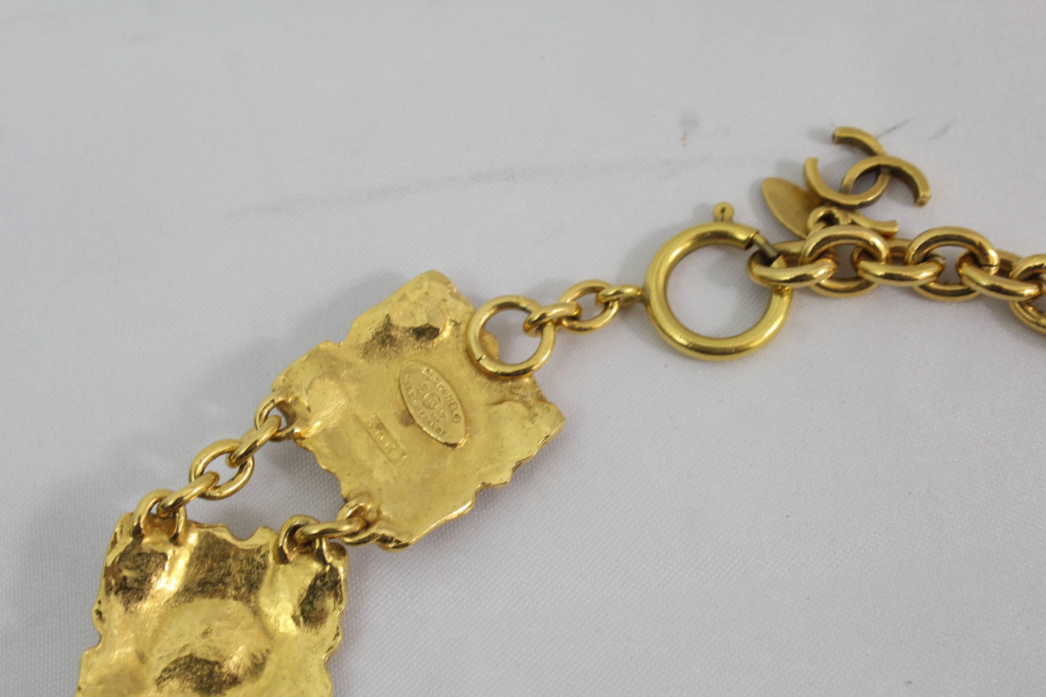 Women's or Men's 90's Chanel Vintage Golden Metal Necklace For Sale