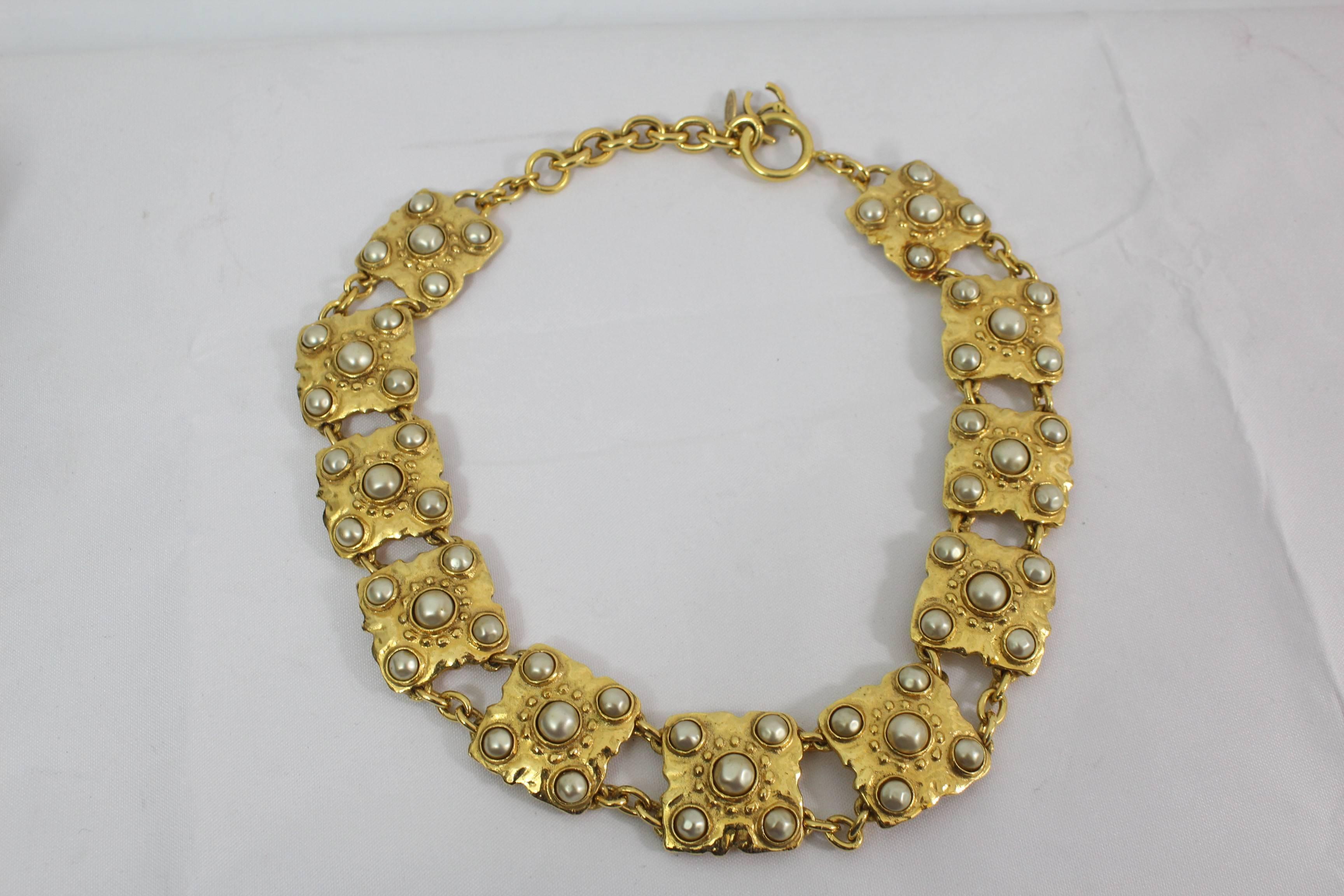 90's Chanel Vintage Golden Metal Necklace For Sale 1