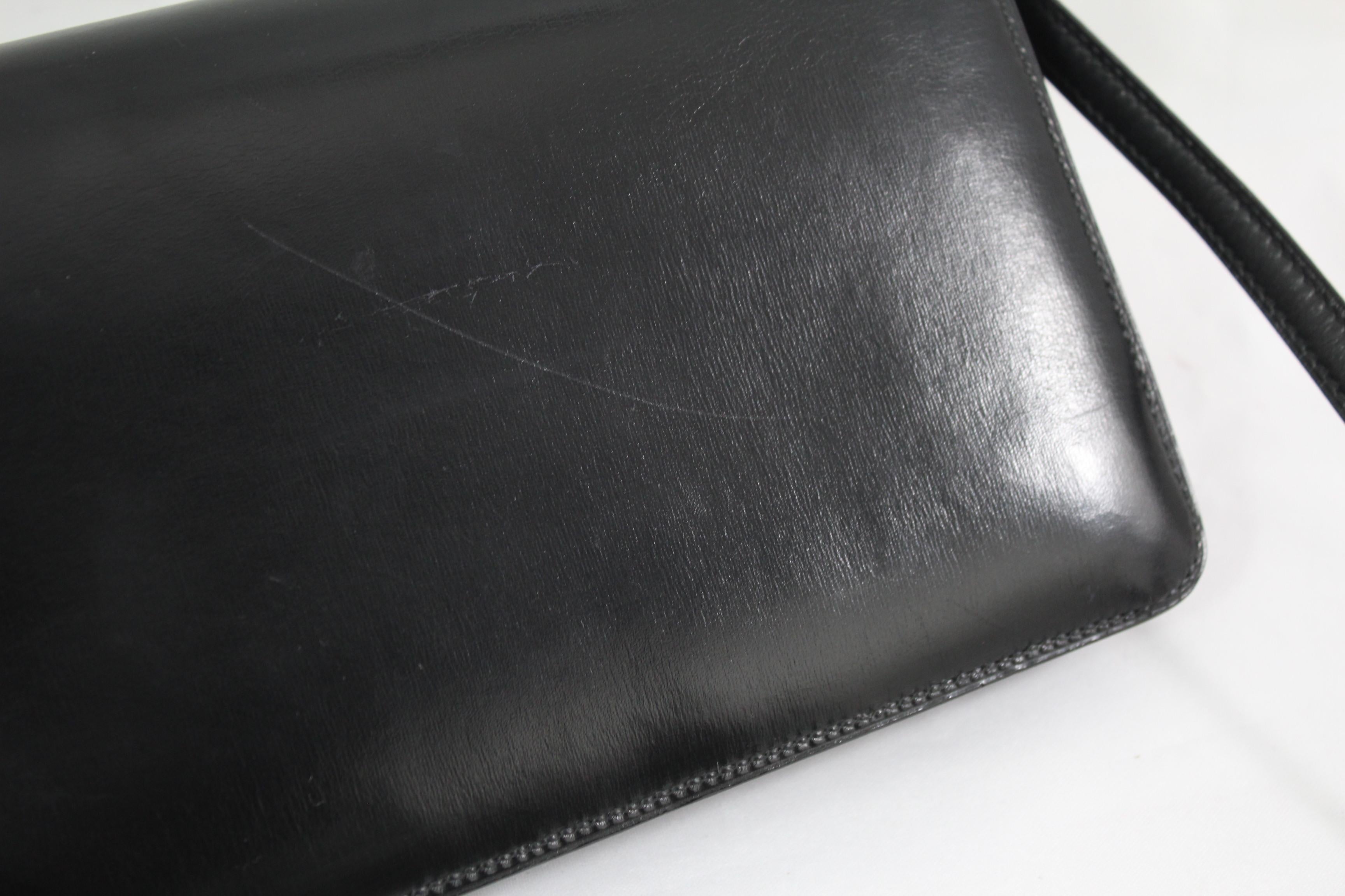 Hermes Vintage Black Leather Crossbody Bag im Zustand „Gut“ in Paris, FR