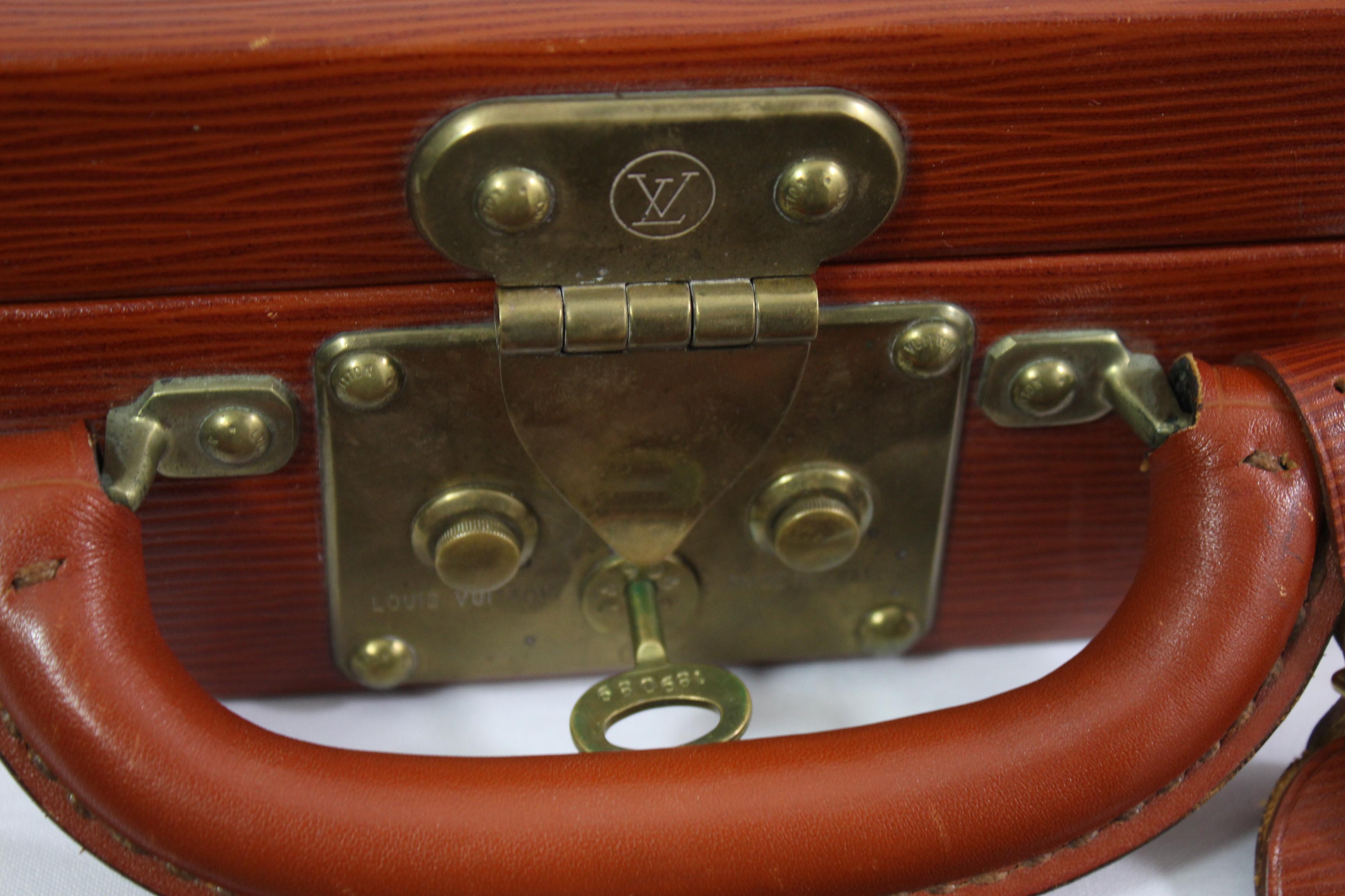 rare Louis Vuitton Brown Epi leather Vintage Jewelry Case / Trunk In Good Condition In Paris, FR