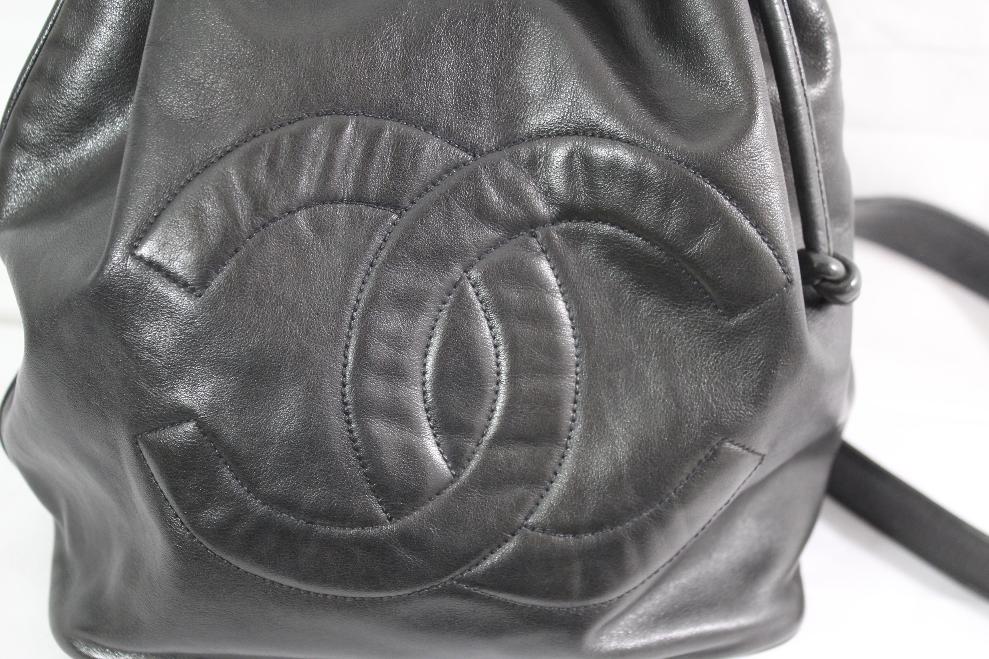 Vintage Chanel one strap Backpack in lambskin super soft leather. Good vintage condition but it presents signs of use. 
Corners in really good vintage condition. 
Size 30*21 centimeters
