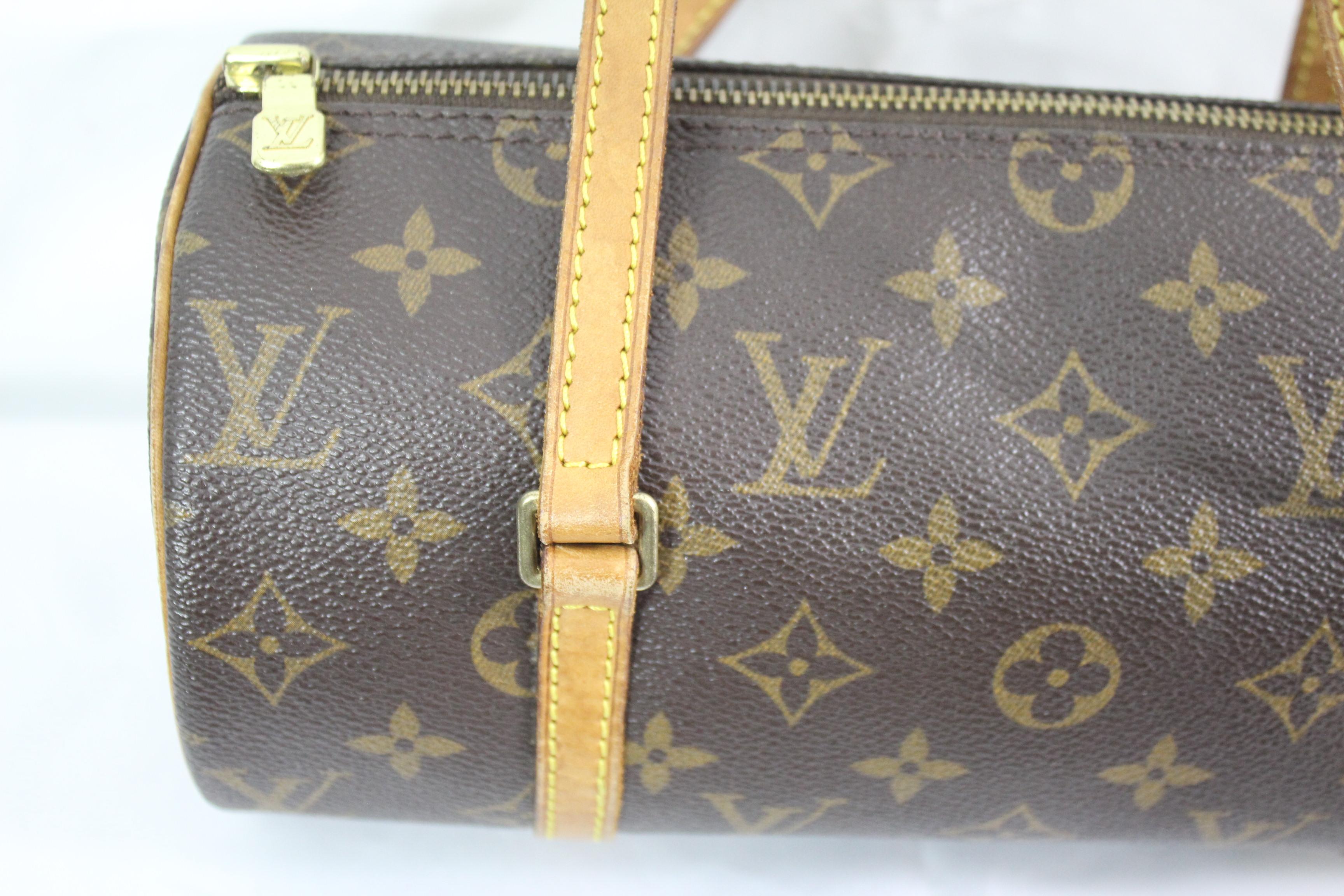 Louis Vuitton vintage papillon bag 28 centimeters.

Good vintage condition ssome signs of use, some patina on handles.

Clasic iconic bag from louis Vuitton