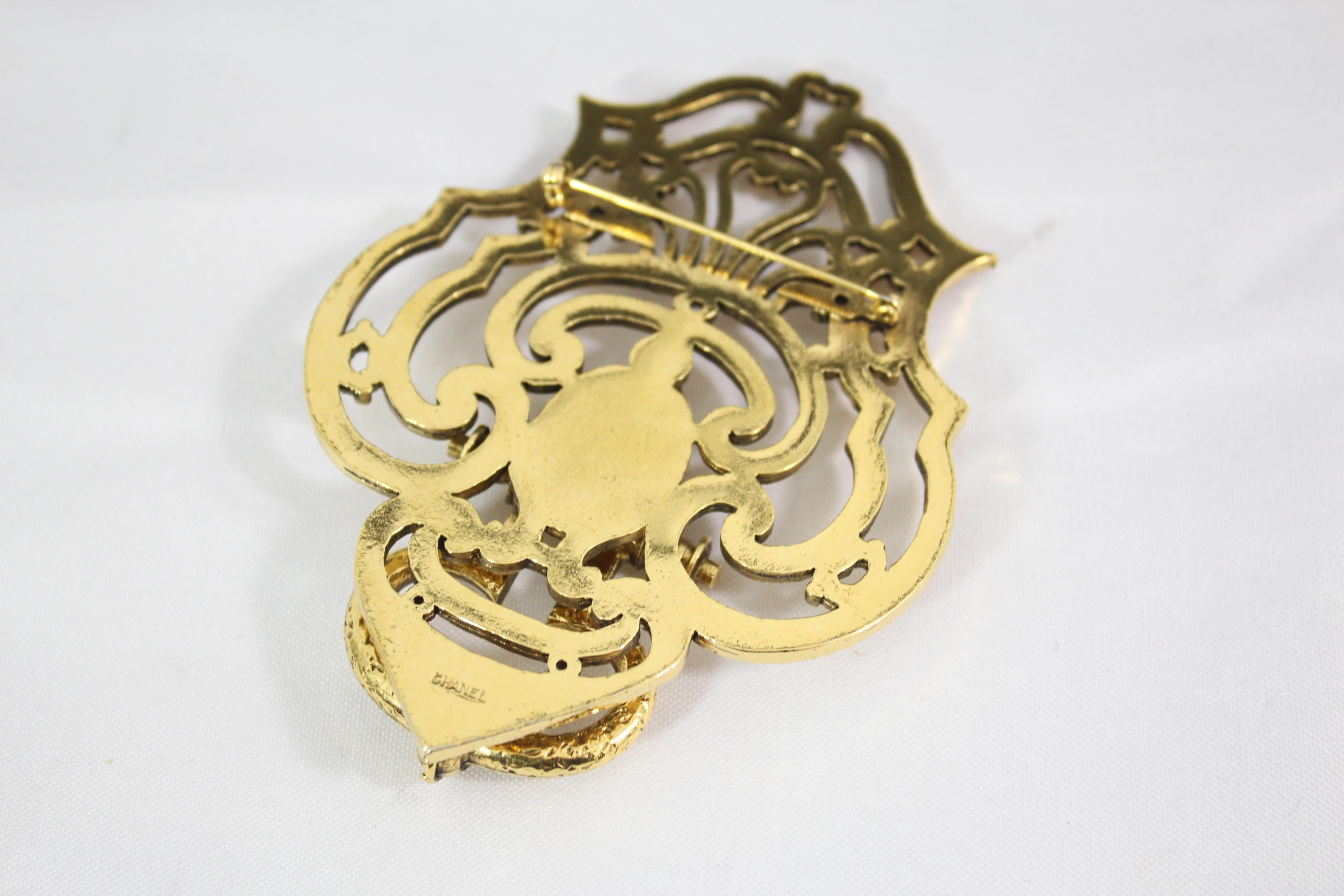Nice Vintage Chanel Gold Plated 80's door knocker In Excellent Condition In Paris, FR