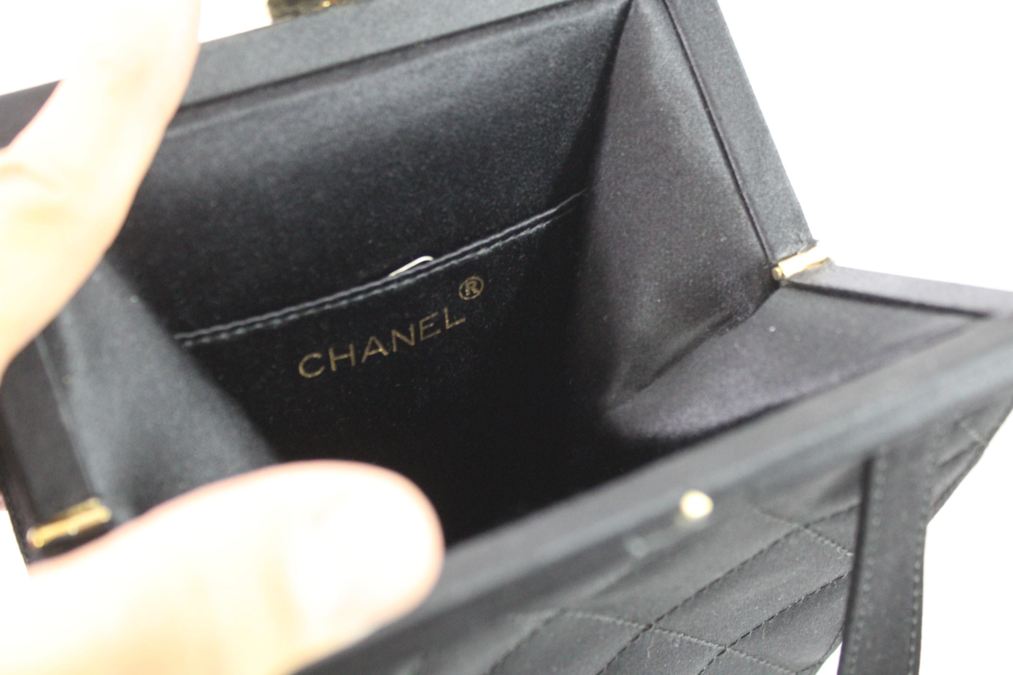Chanel Black Evening Silk Handbag In Excellent Condition In Paris, FR