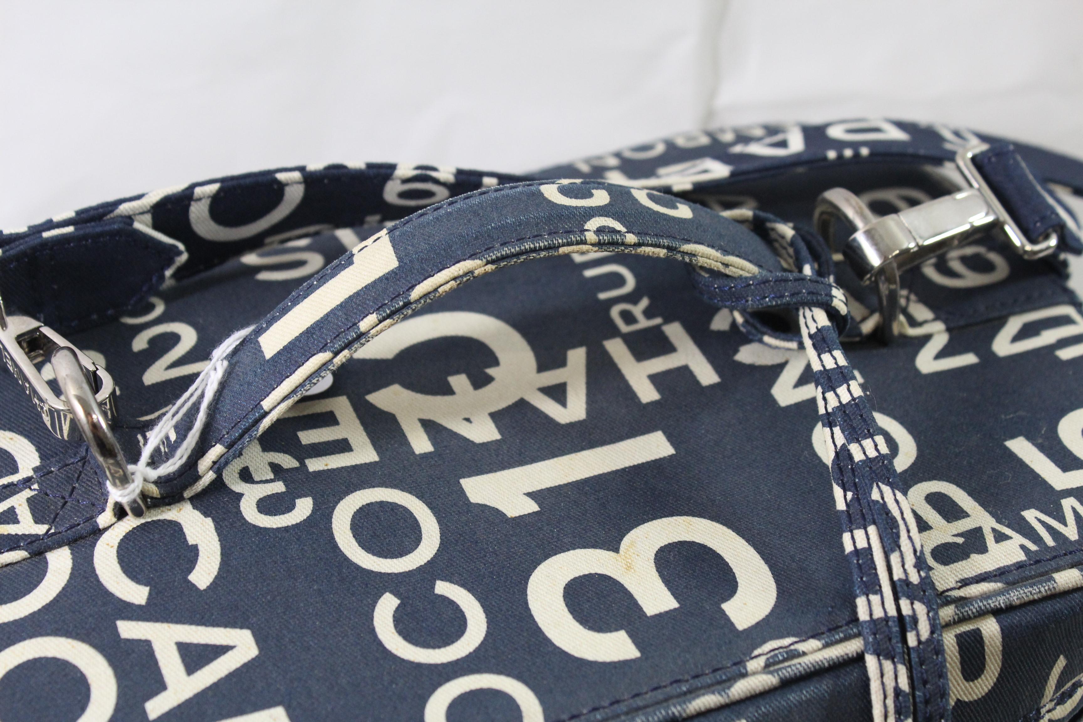 Really Nice Vanity Case Chanel in blue canvas 