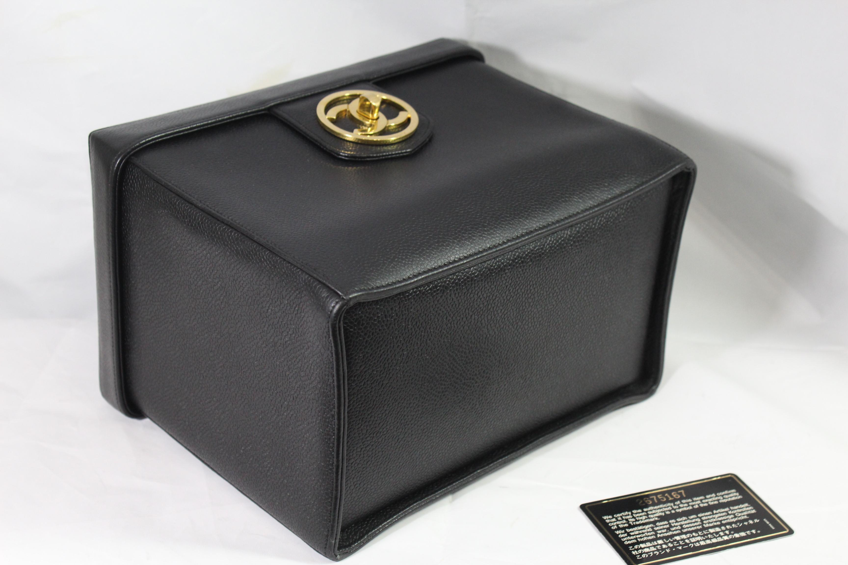 Black Chanel Vintage Rigide Vanity Case 90s Caviar Leather For Sale
