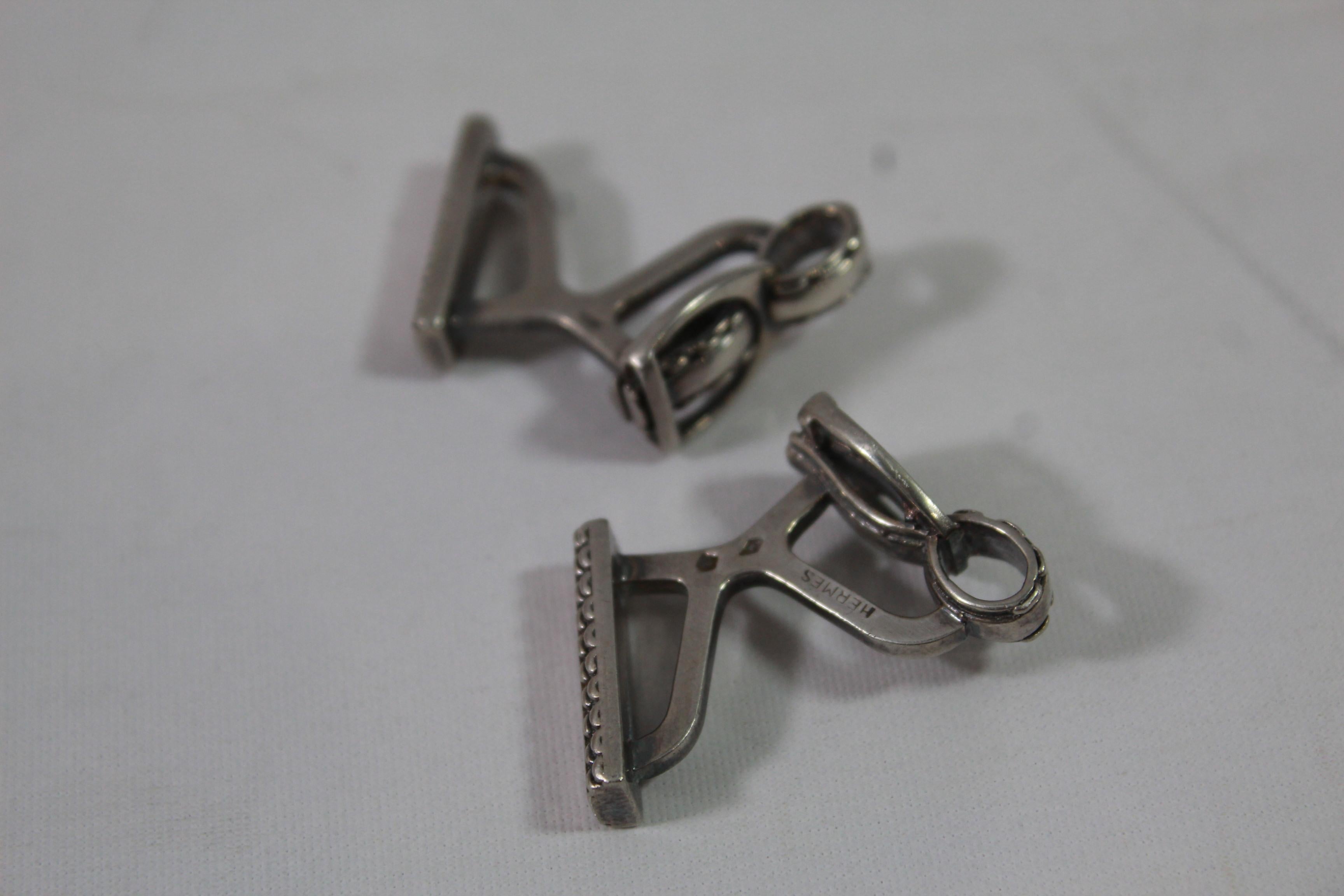 Vintage Hermes Silver Cufflinks

Good vintage condition

With box

Signed