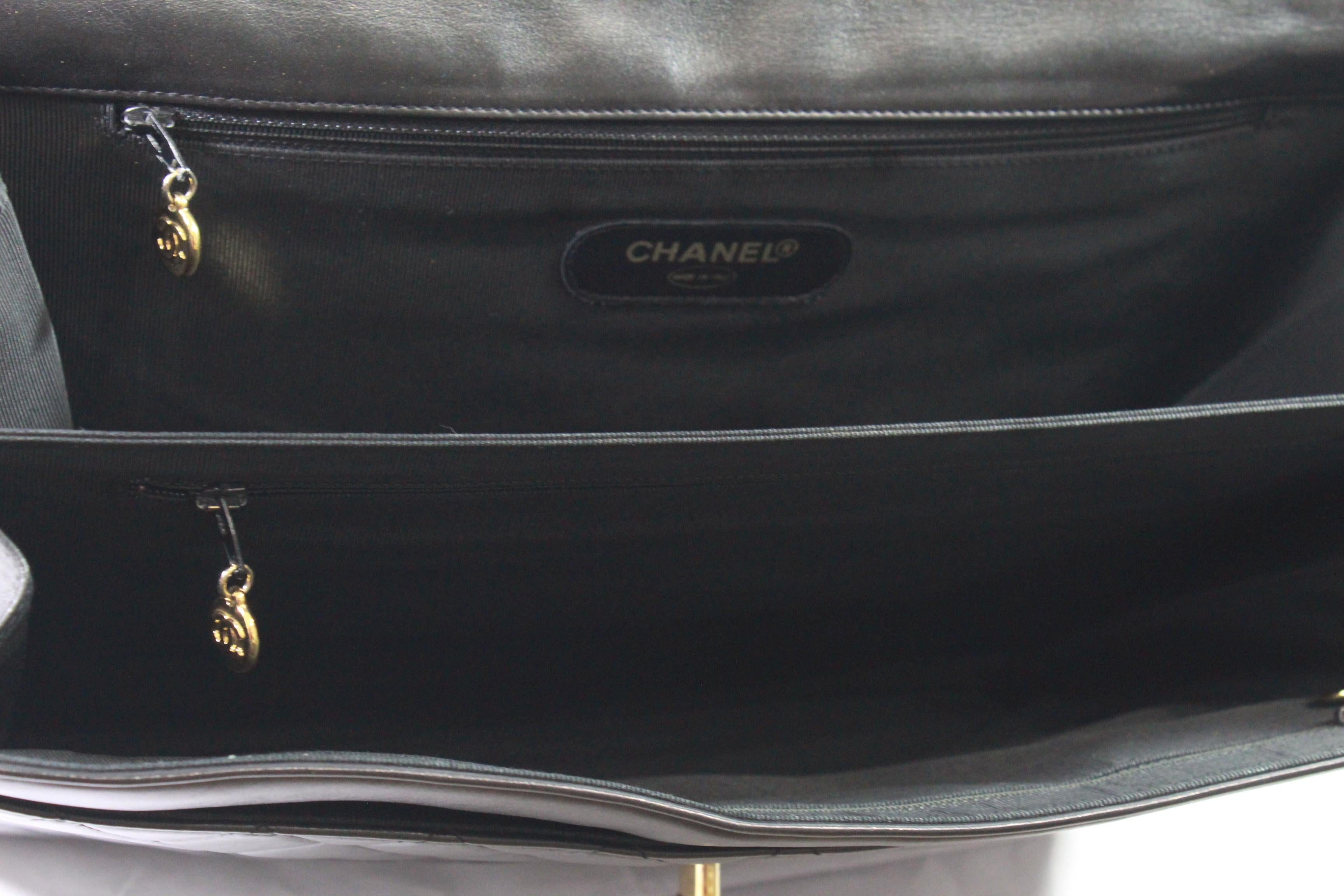 Chanel Maxi Jumbo  Briefcase in Black Lambskin leather (Schwarz)
