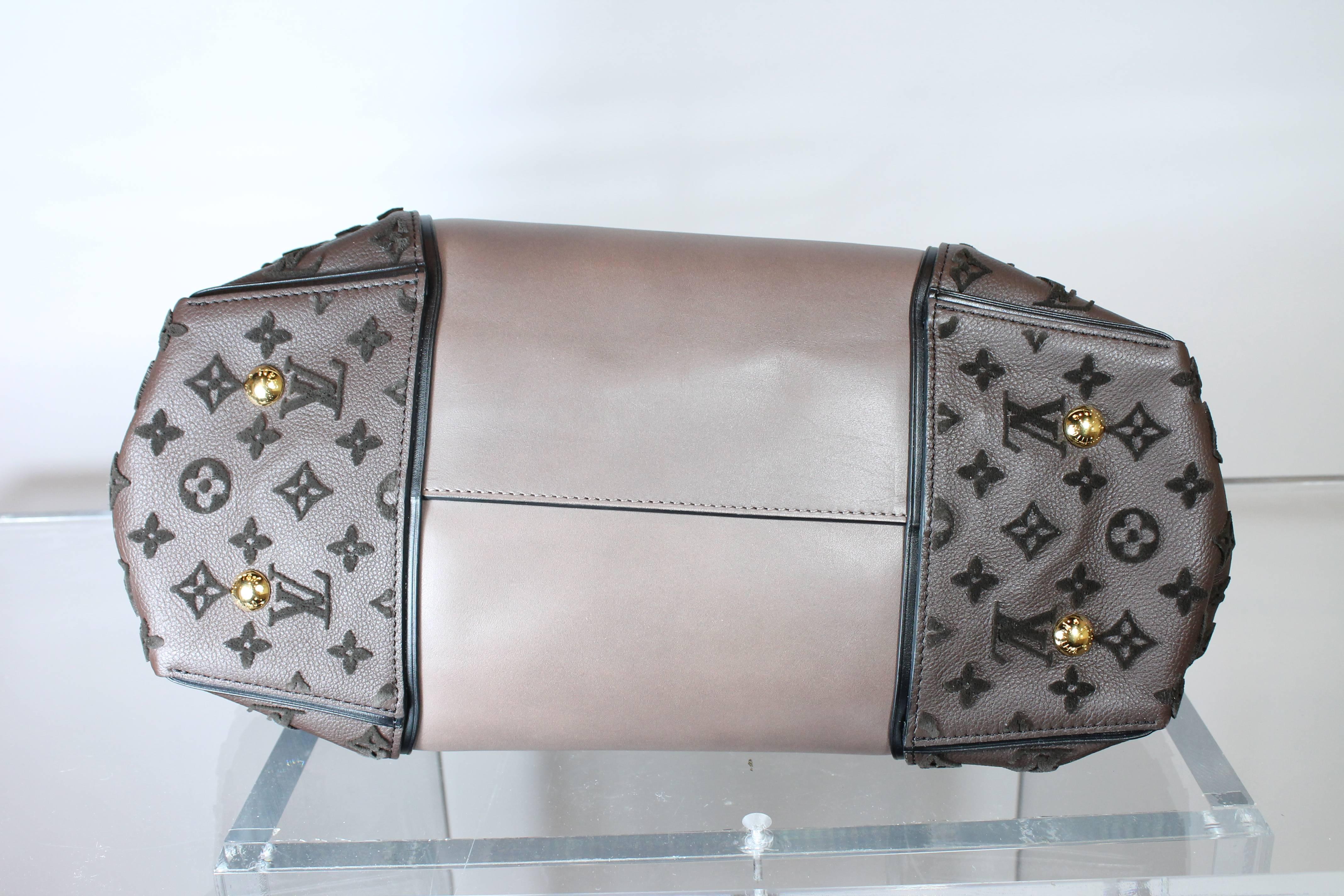2013 Louis Vuitton W Bag GM Tote In Excellent Condition In Roslyn, NY
