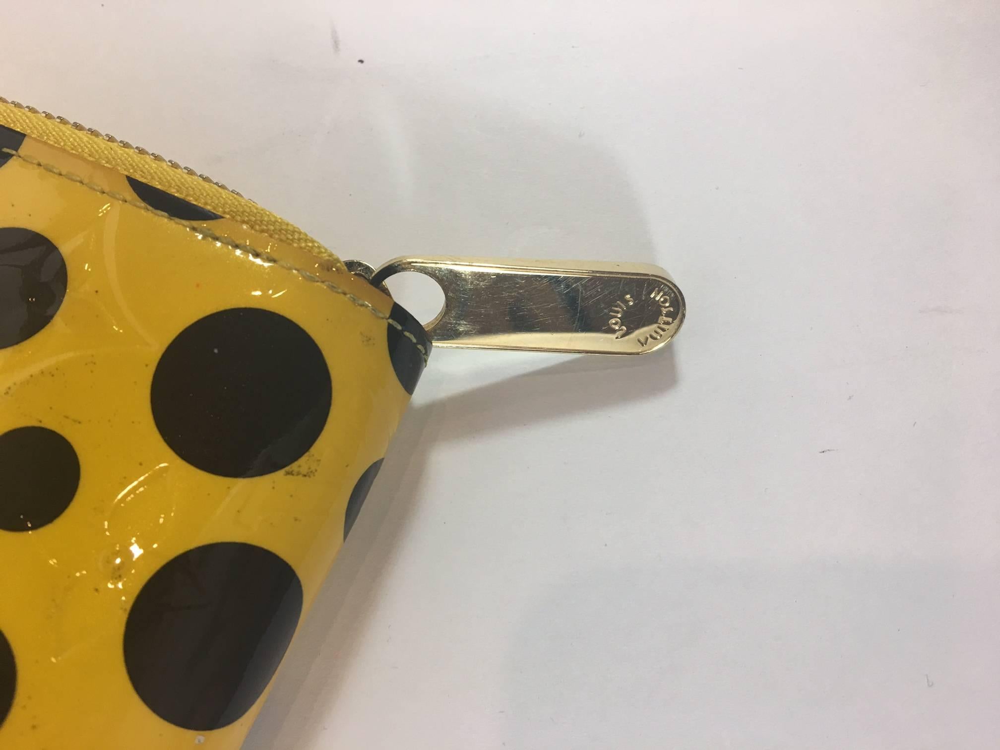 2012 Louis Vuitton Limited Edition Kusama Yellow Monogram Vernis Dots Wallet In Good Condition In Roslyn, NY
