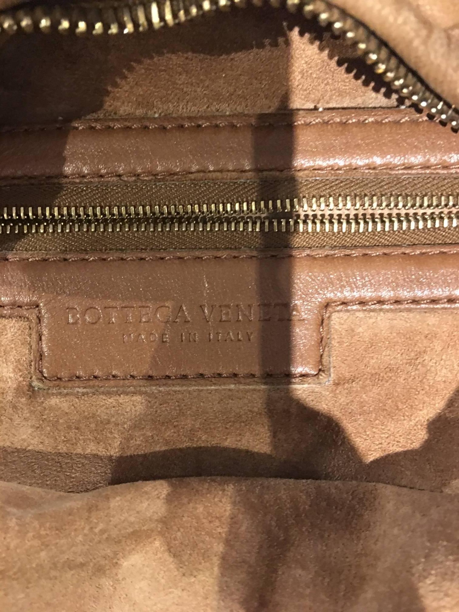 Women's Bottega Veneta Camel medium Intrecciato Leather Shoulder Bag For Sale