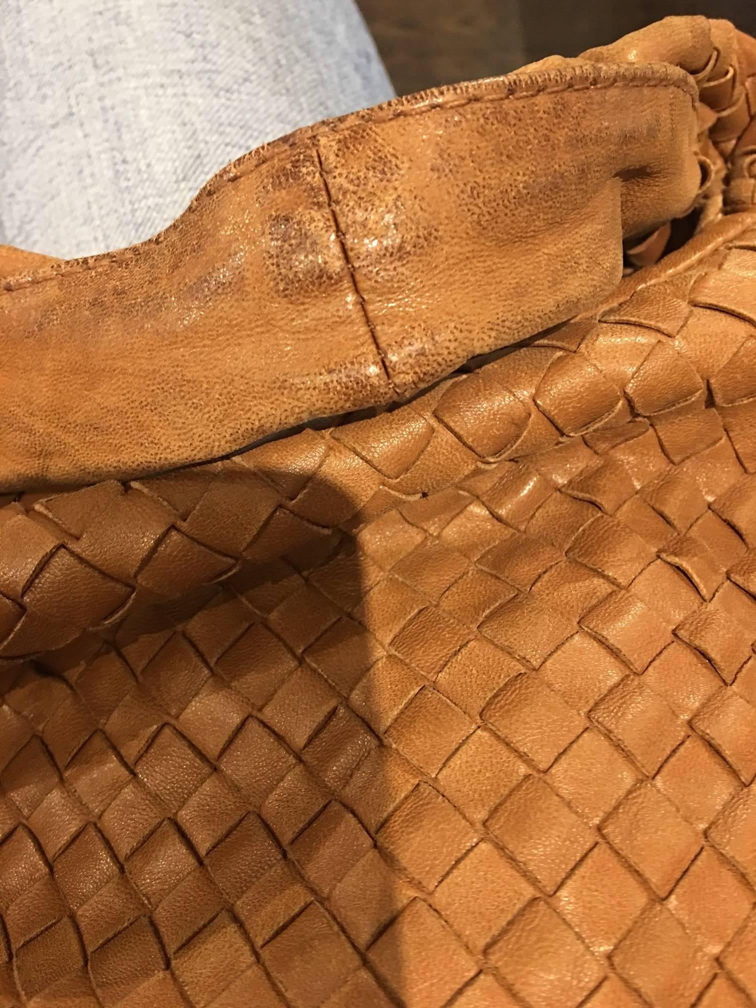 Bottega Veneta Camel medium Intrecciato Leather Shoulder Bag For Sale 1