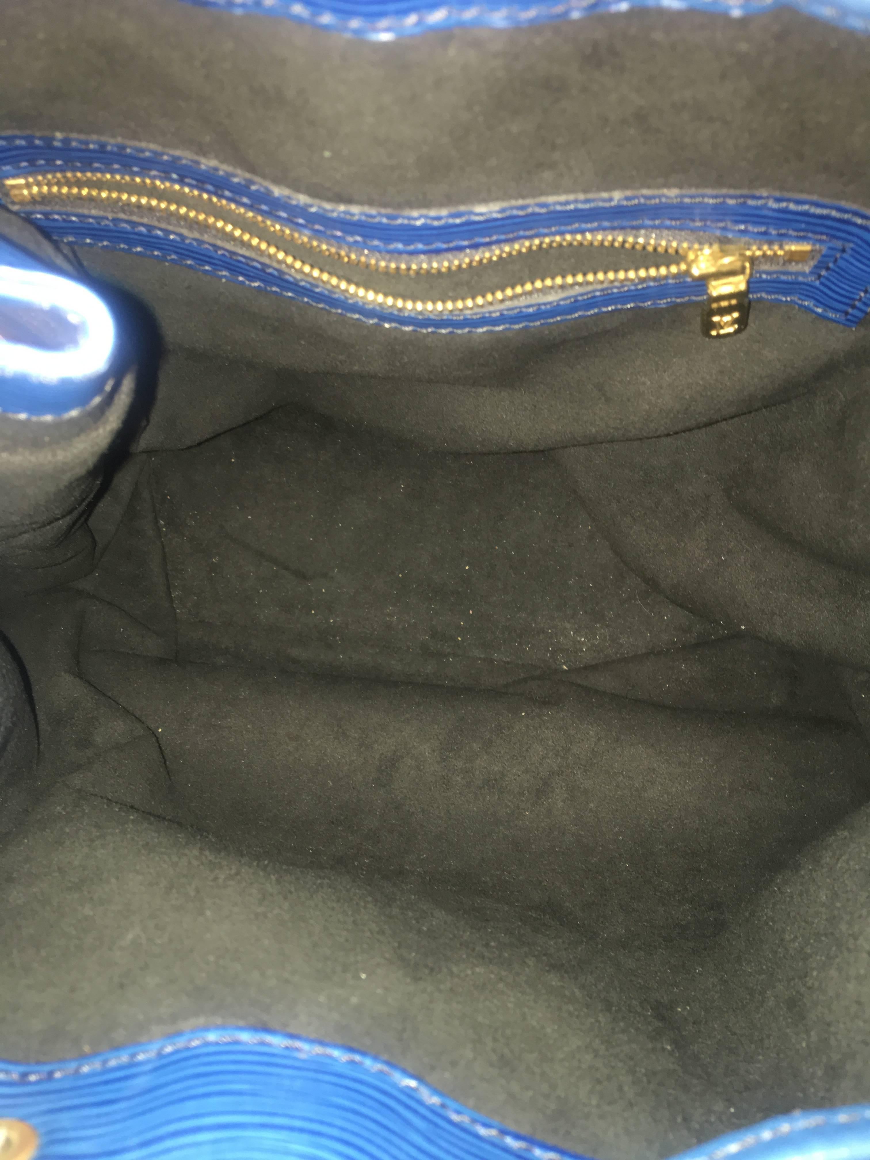 Women's Louis Vuitton Epi Petit Noé For Sale