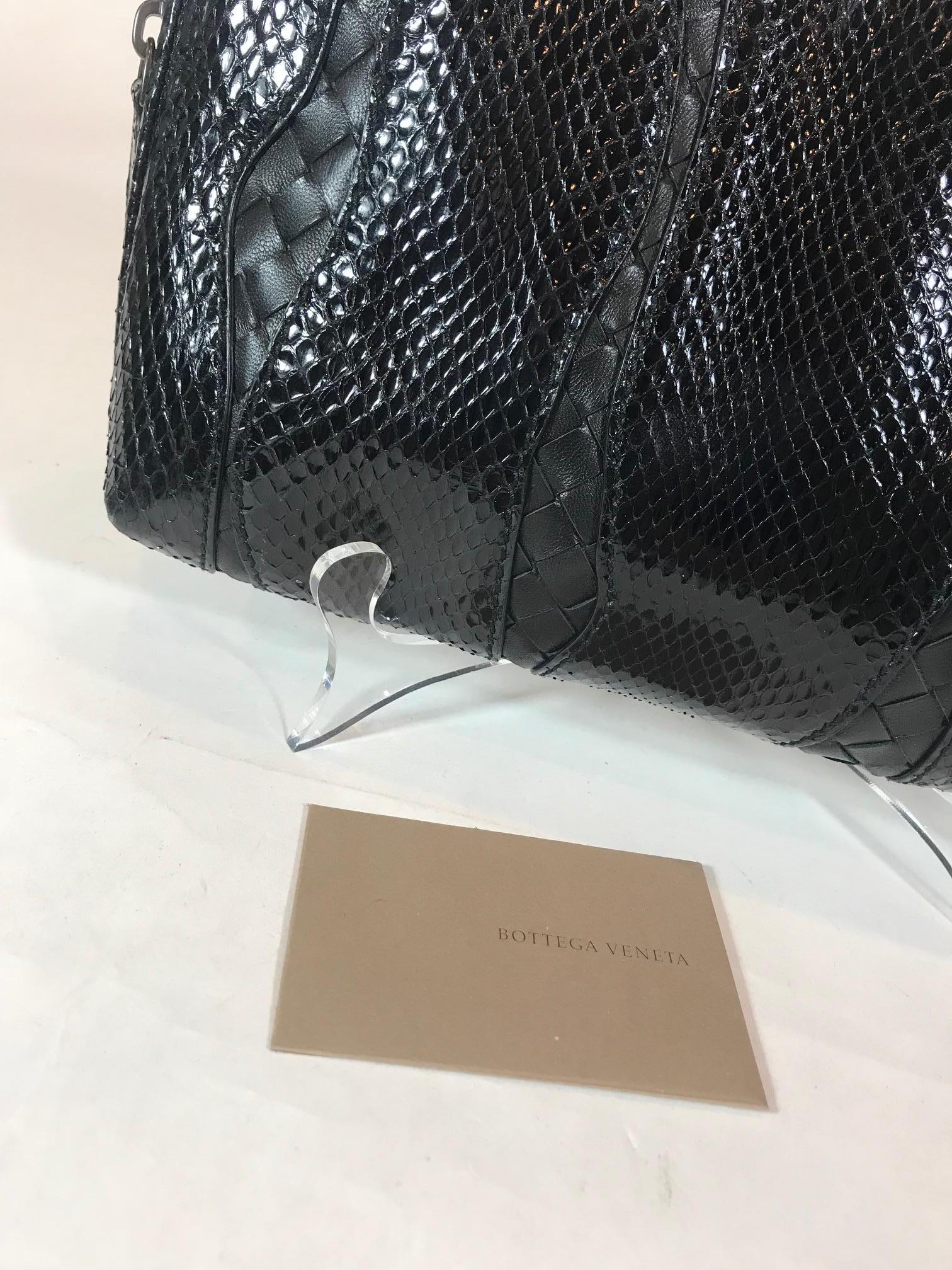 Bottega Veneta Nero Nappa Messenger For Sale 11