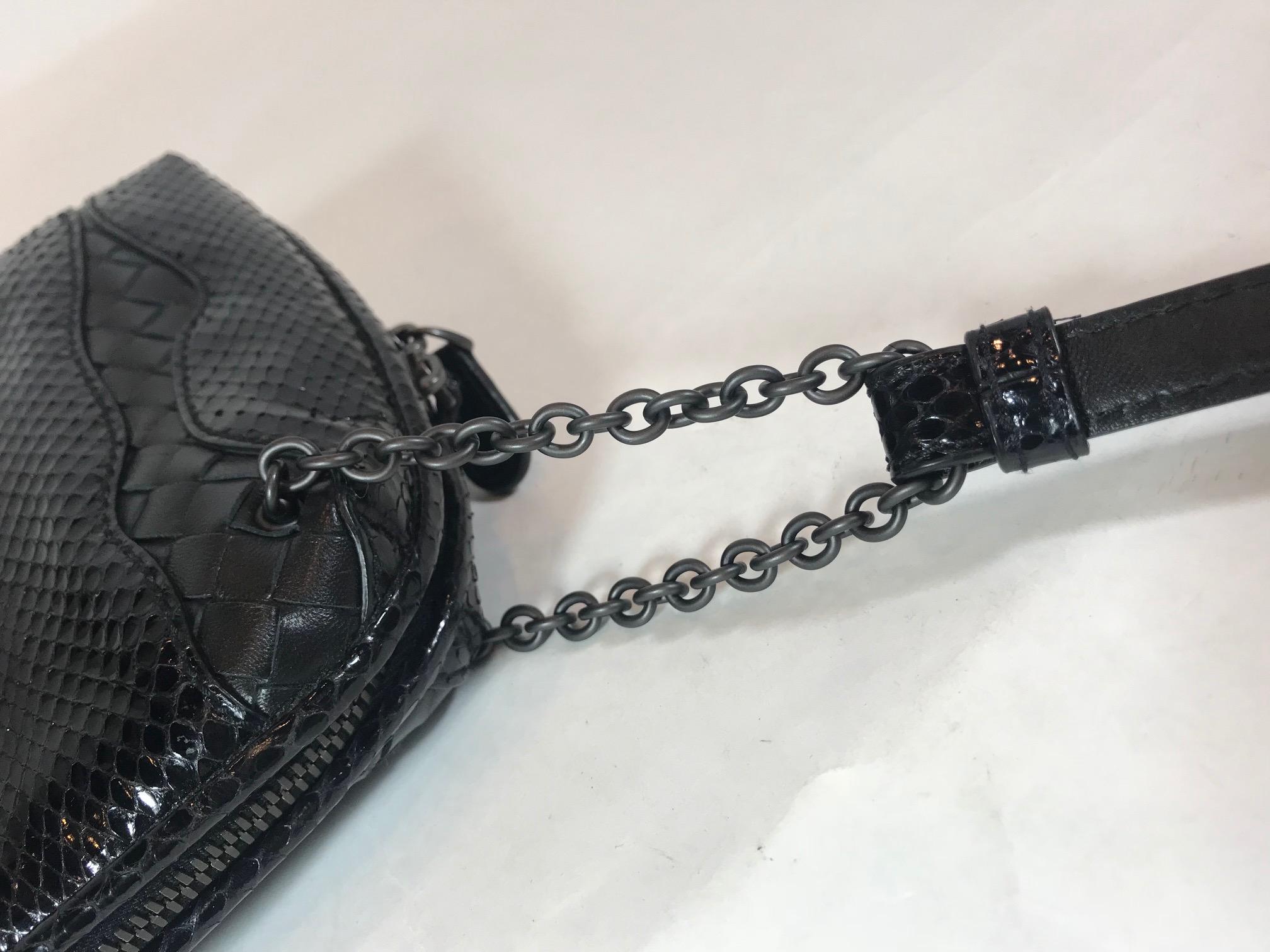 Bottega Veneta Nero Nappa Messenger For Sale 4