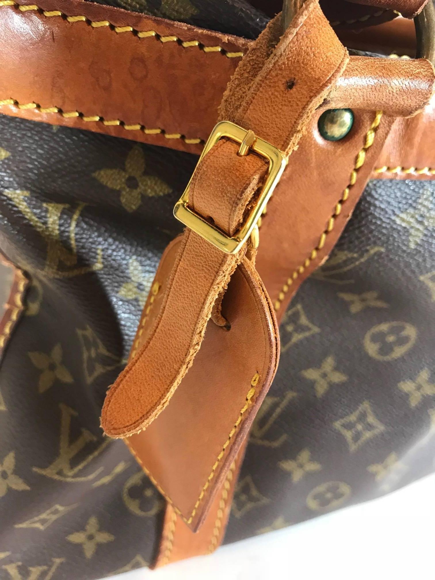 Louis Vuitton Dog Carrier Monogram Canvas 40 In Good Condition In Roslyn, NY