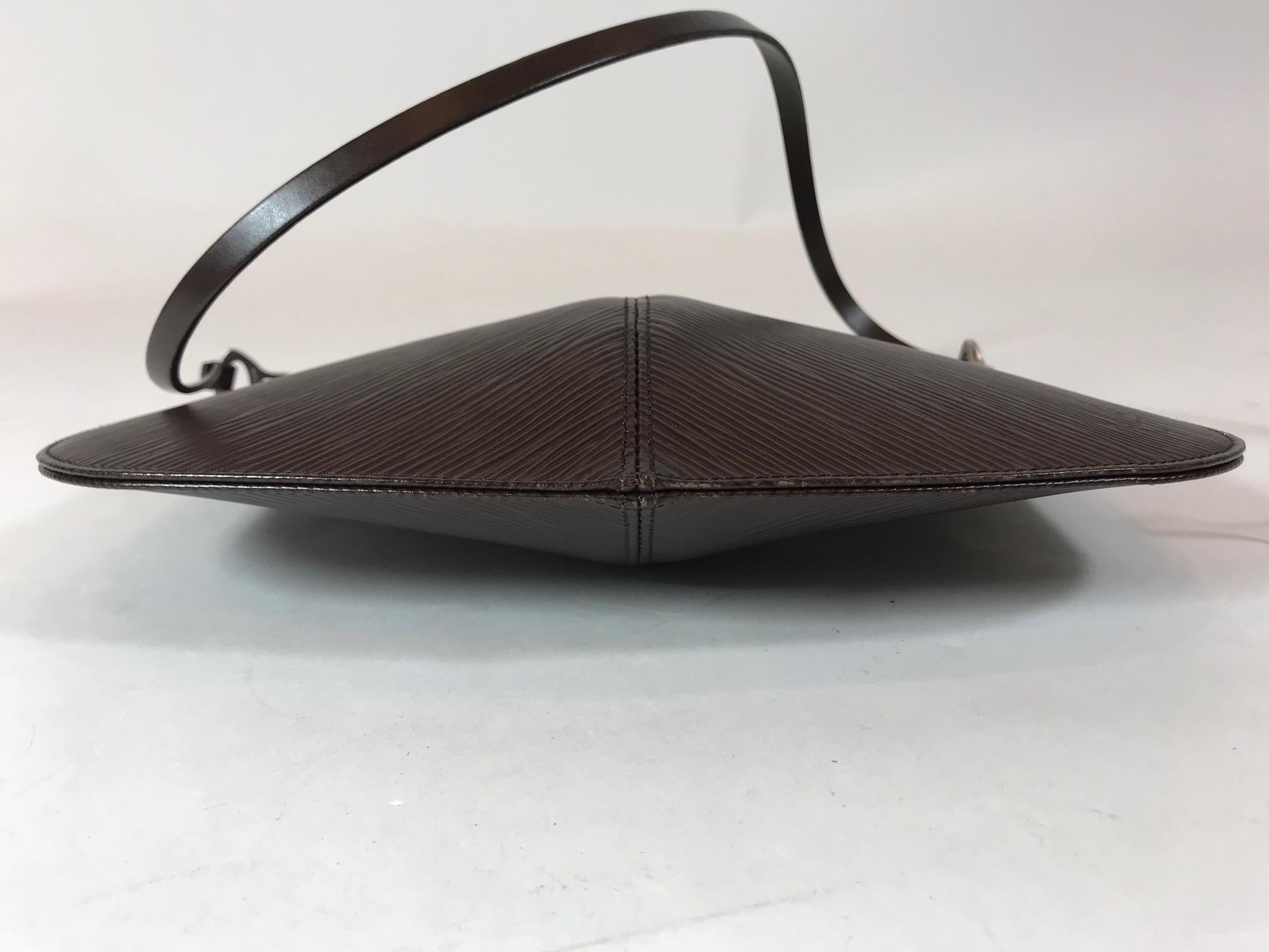 Louis Vuitton Epi Demi Lune Pochette In Excellent Condition For Sale In Roslyn, NY