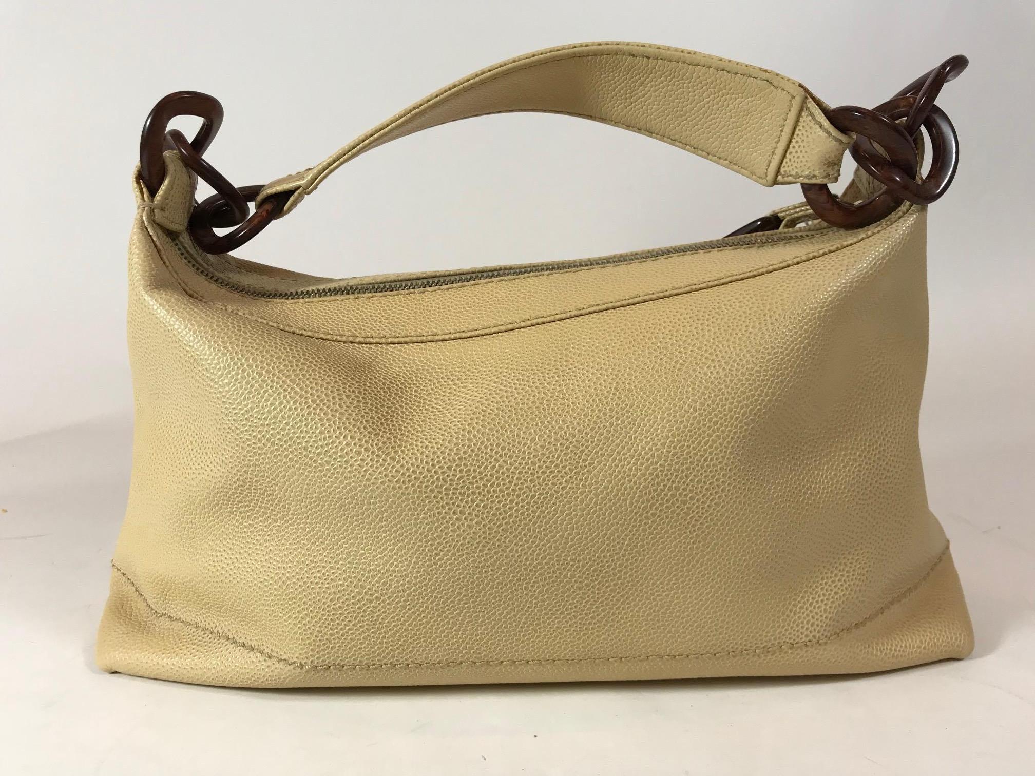 Chanel Beige Caviar Leather Shoulder Bag In Excellent Condition For Sale In Roslyn, NY