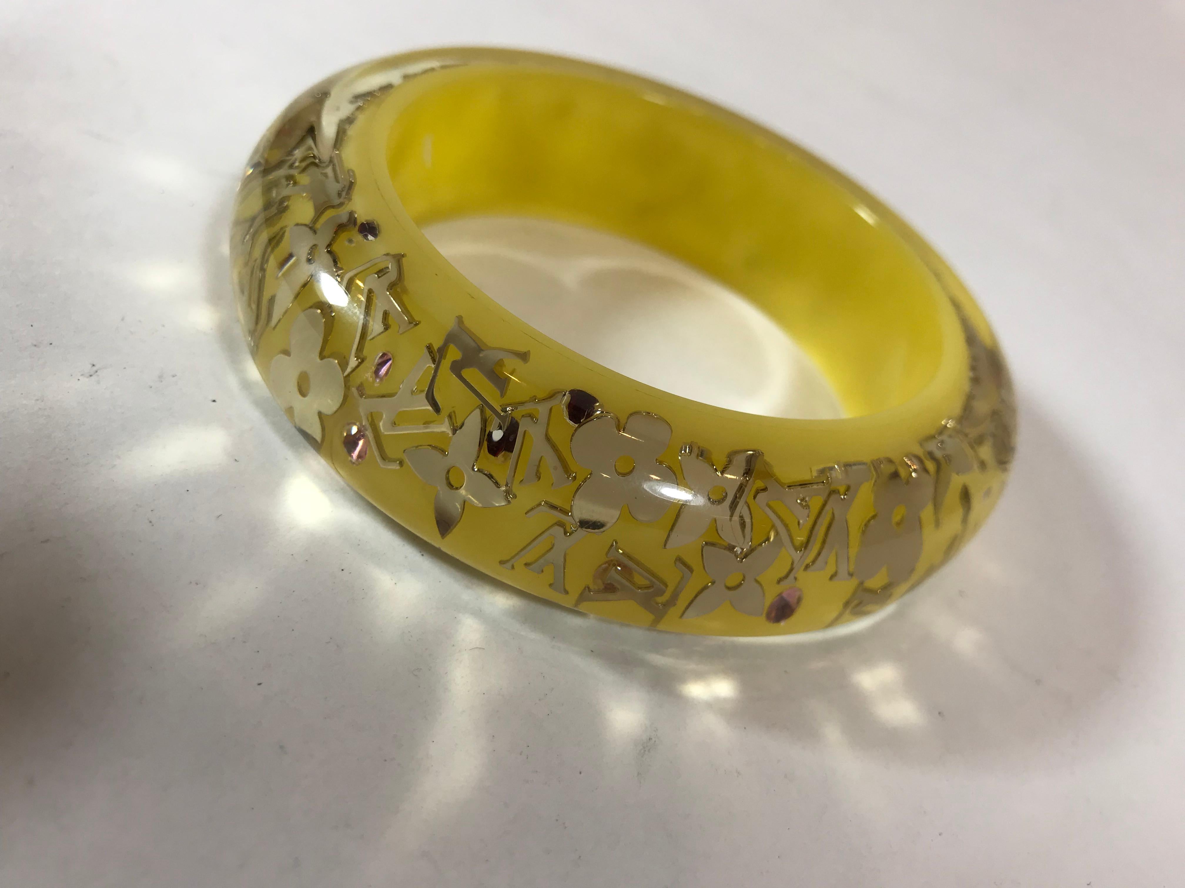 Women's or Men's Louis Vuitton Yellow Gold Clear Resin Wide Inclusion Bangle Bracelet For Sale